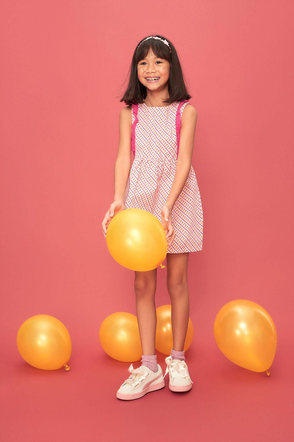TRENDYOLKIDS Çok Renkli Puantiyeli Kolu Güpür Detaylı Kız Çocuk Elbise TKDSS18YJ0006