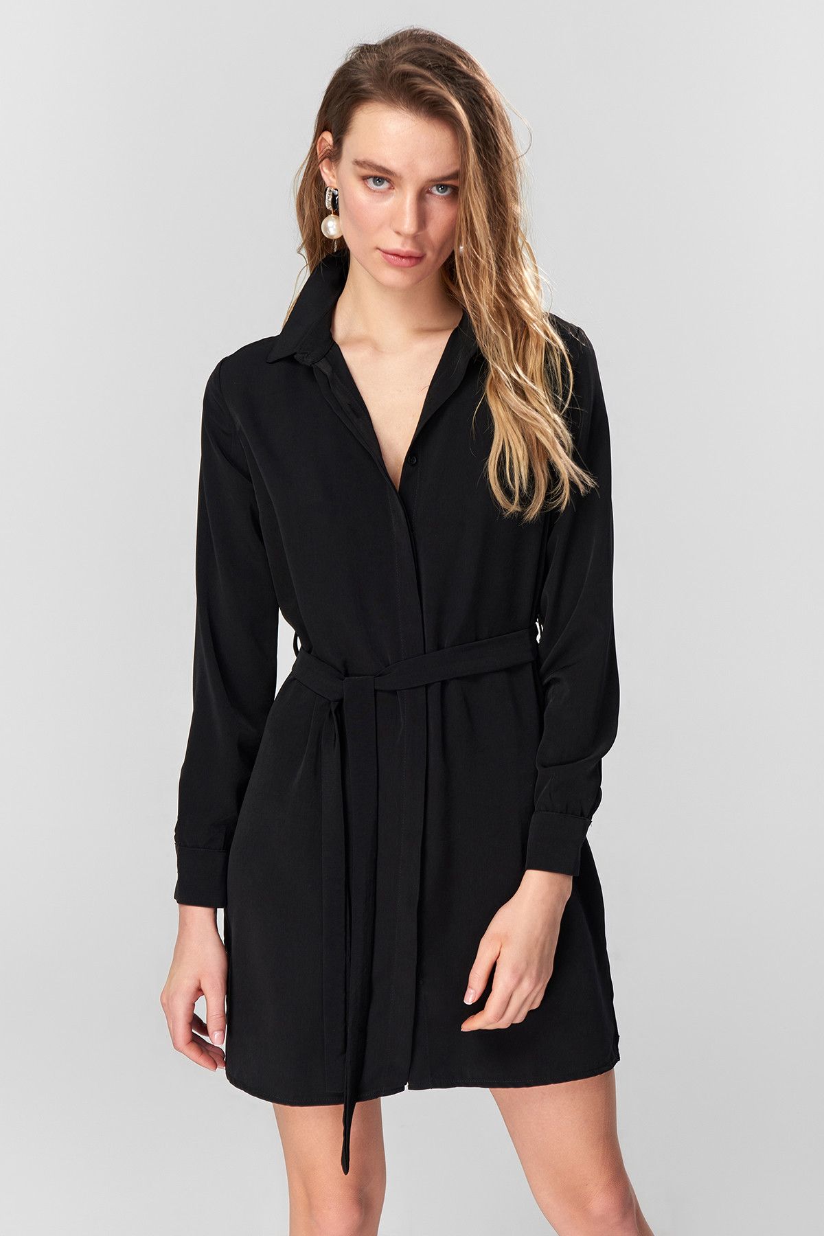 TRENDYOLMİLLA Basic - Siyah Kuşak Detaylı Elbise TOFSS18LZ0023