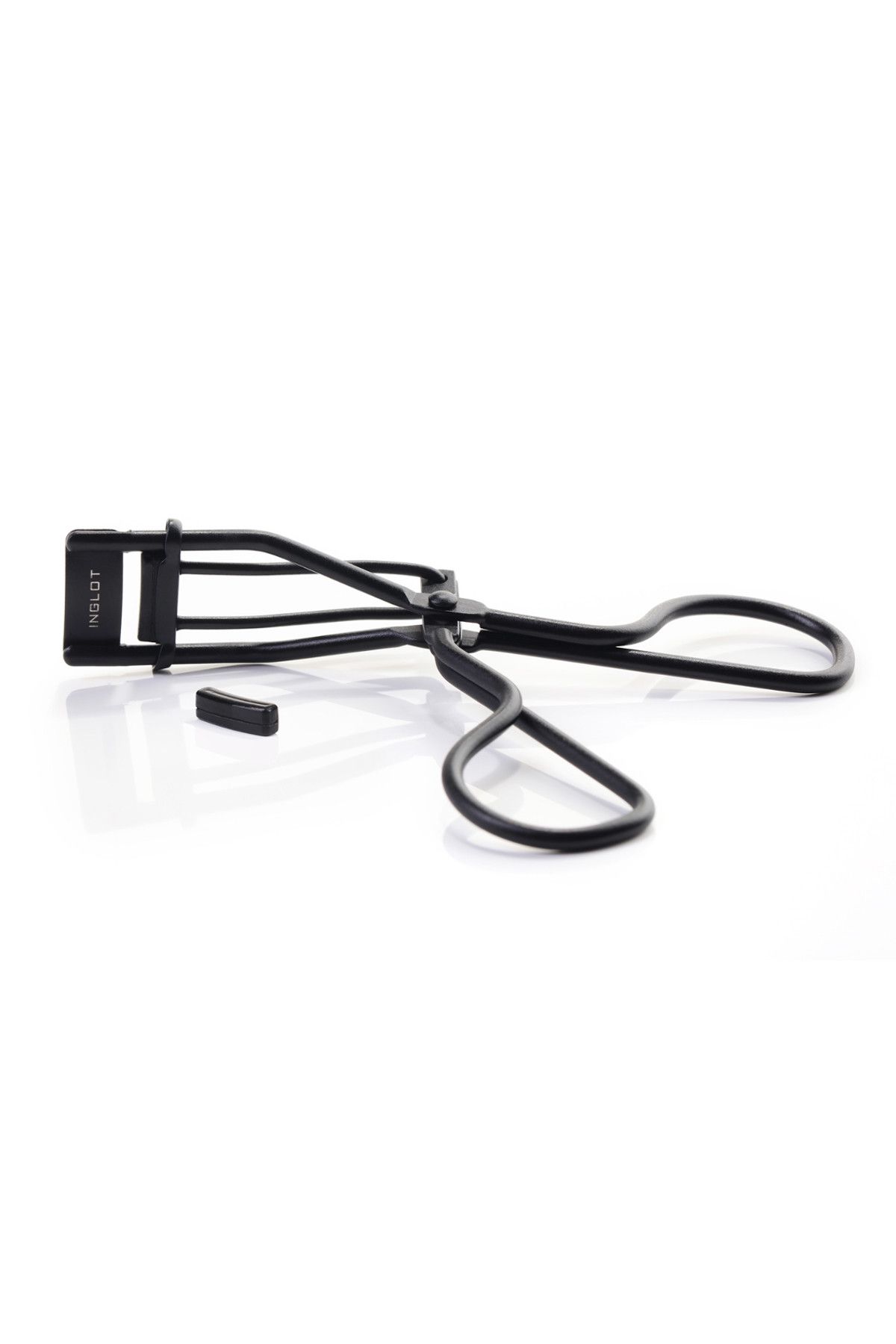 Inglot Mini Kirpik Kıvırıcı Eyelash Curler Black Mini 5907587186453