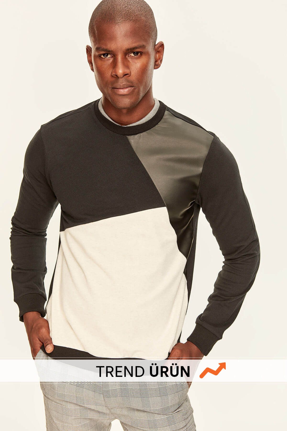 TRENDYOL MAN Siyah Erkek  Sweatshirt - Deri Detaylı TMNAW19SE0041