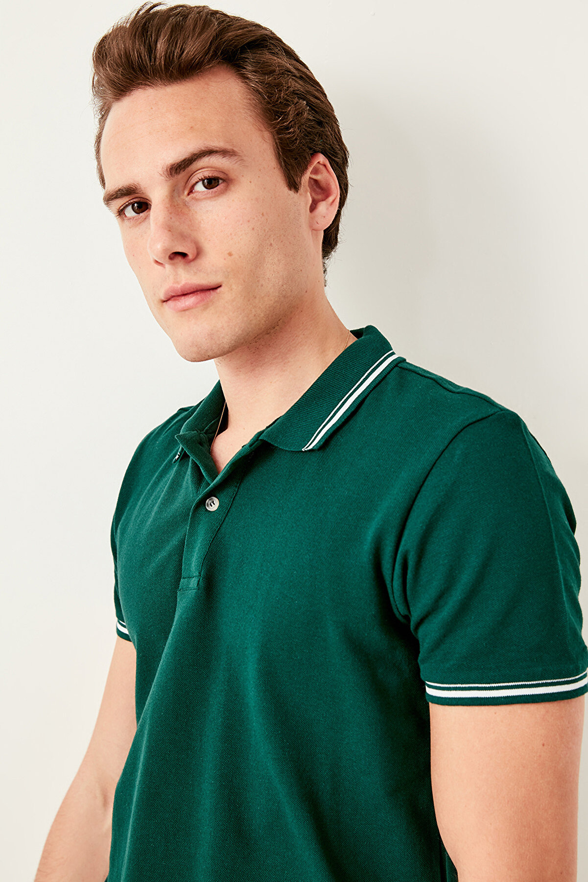 TRENDYOL MAN Yeşil Erkek Pamuk T-Shirt - Dama Triko Bantlı Street-Style Polo Yaka T-shirt TMNSS19BO0016