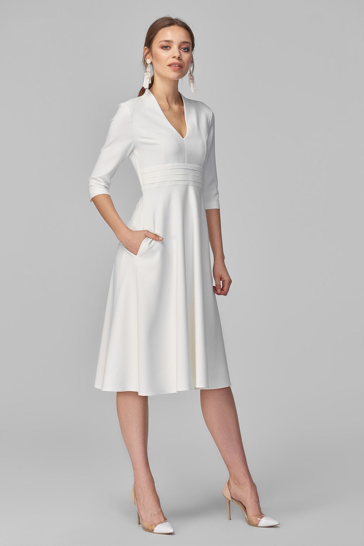 TRENDYOLMİLLA Beyaz Nervür Detaylı Elbise TPRSS18BB0153