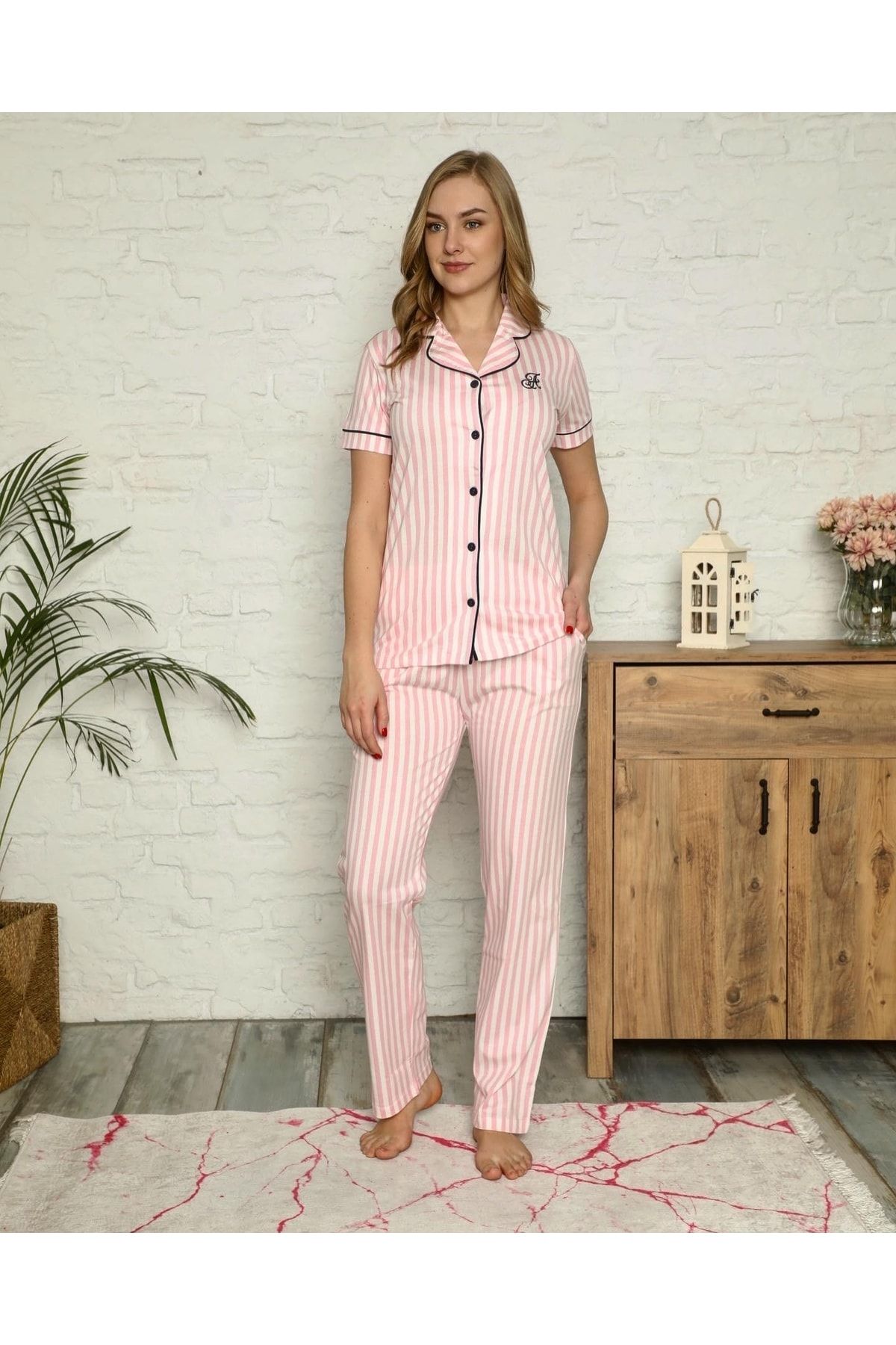ALİMER Kadın Pembe Beyaz Çizgili Pamuk Gömlek Yaka Önden Düğmeli Kısa Kol Pijama Takımı - Hamile Pijaması