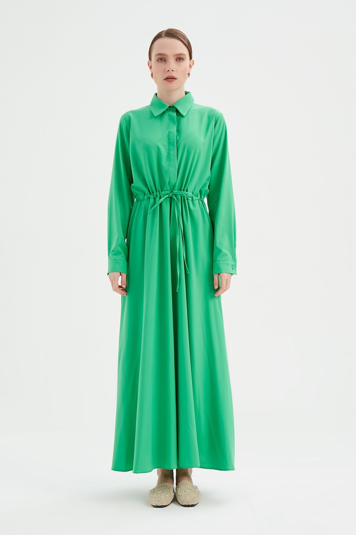 Birgül Bektaş Yeşil Belden Bağlamalı Elbise