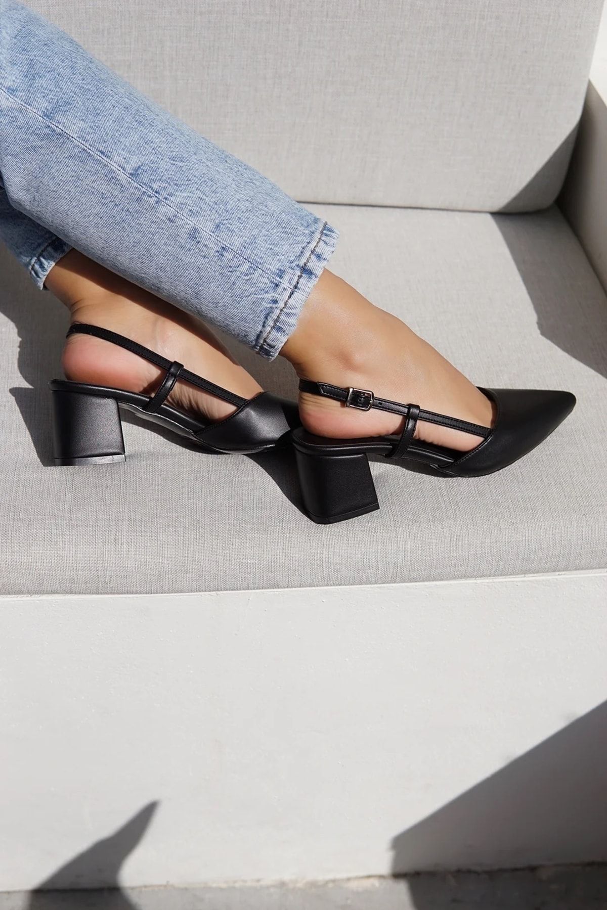 LAMİNTA Bonita Siyah Arkası Açık Kadın Topuklu Ayakkabı