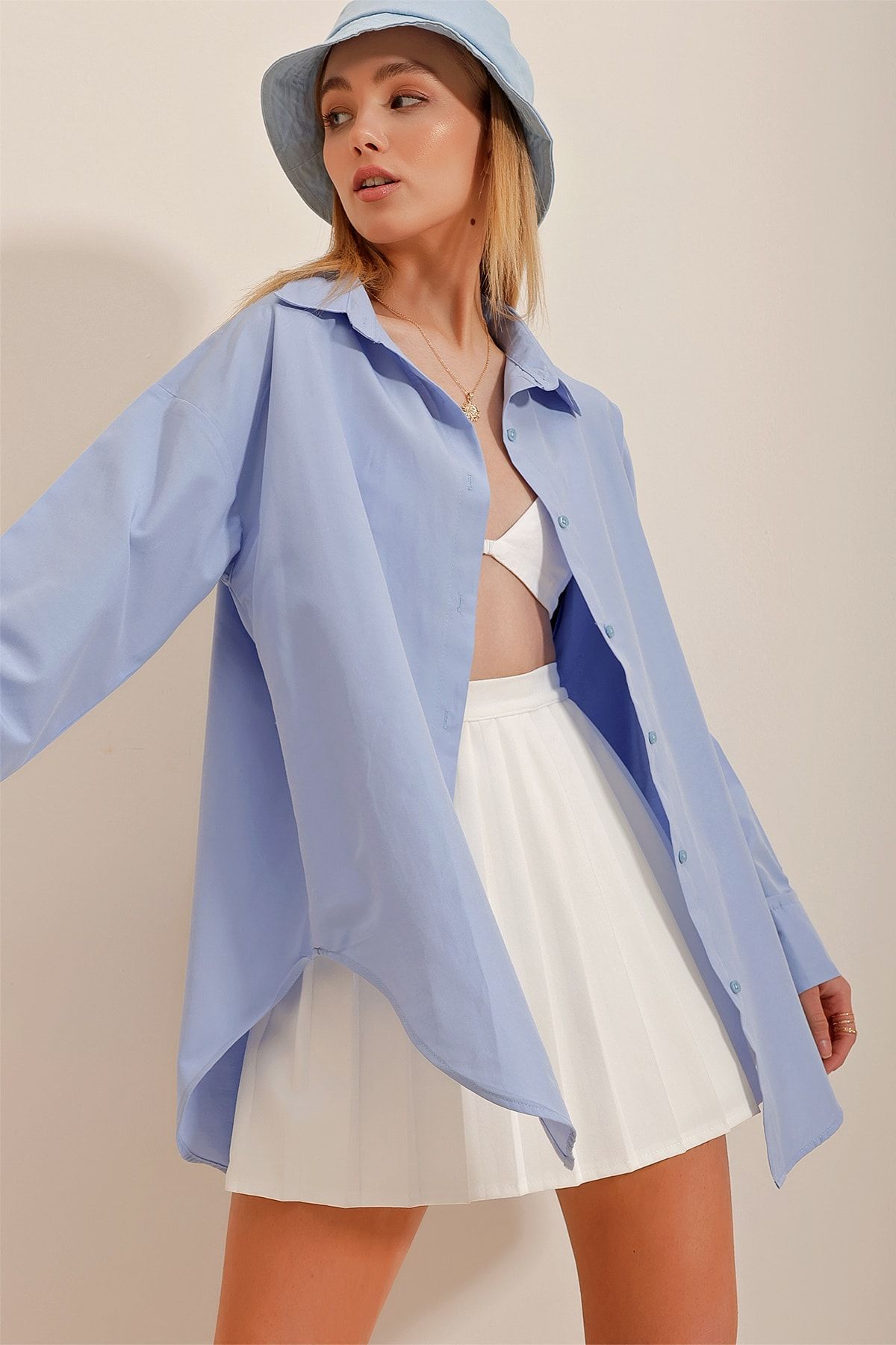 Trend Alaçatı Stili Kadın Mavi Oversize Uzun Dokuma Gömlek ALC-X6828