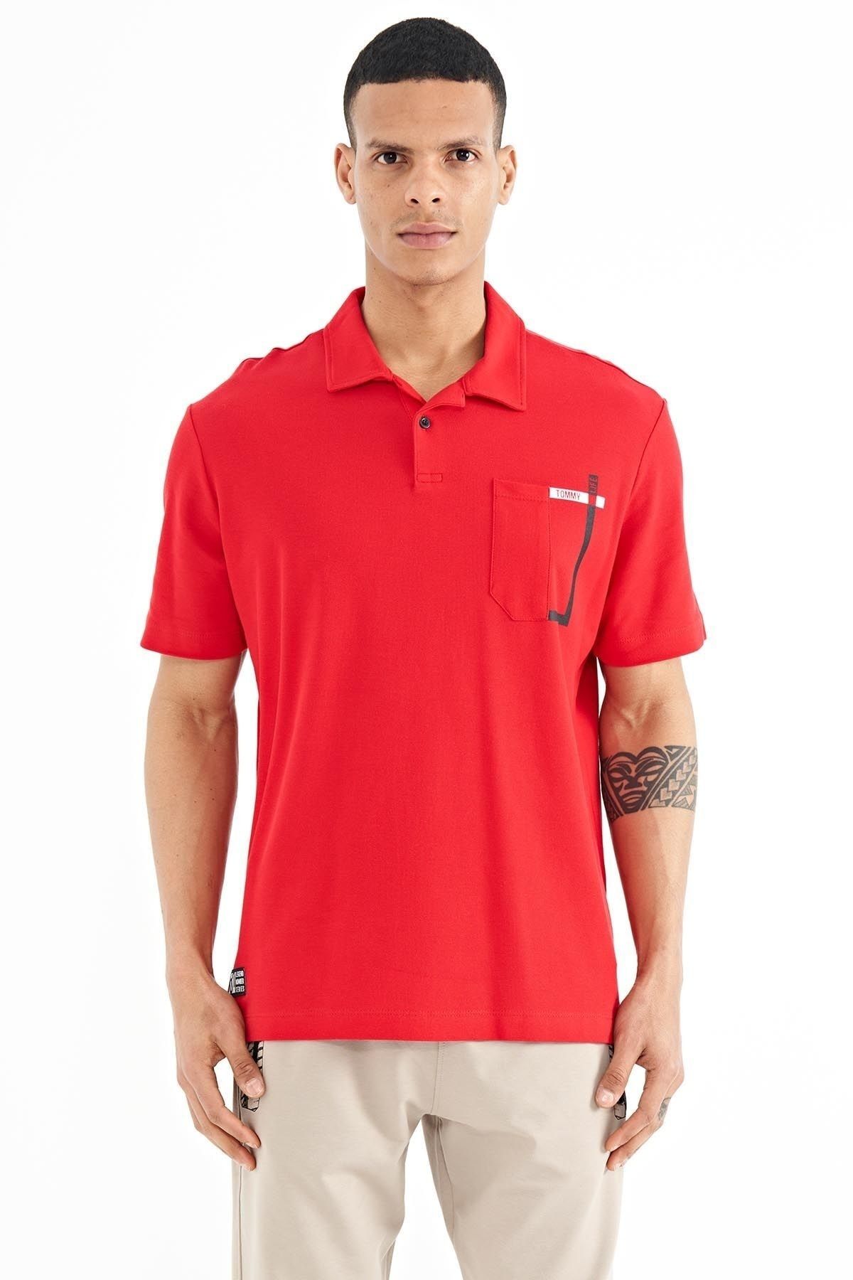 TOMMY LIFE Kırmızı Cep Detaylı Baskılı Standart Kalıp Polo Yaka Erkek T-shirt - 88241