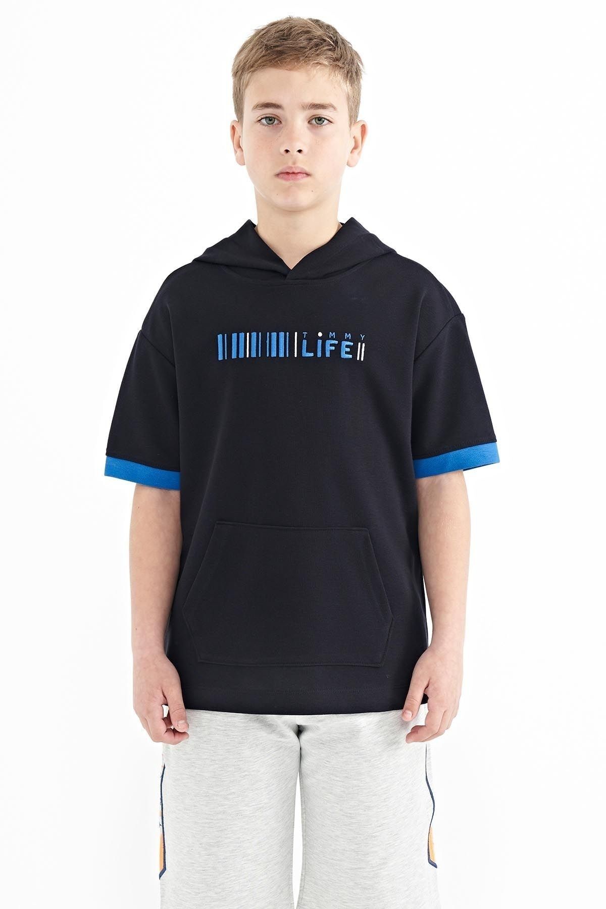 TOMMY LIFE Lacivert Renk Bloklu Kapüşonlu Kanguru Cepli Oversize Erkek Çocuk T-shirt - 11148