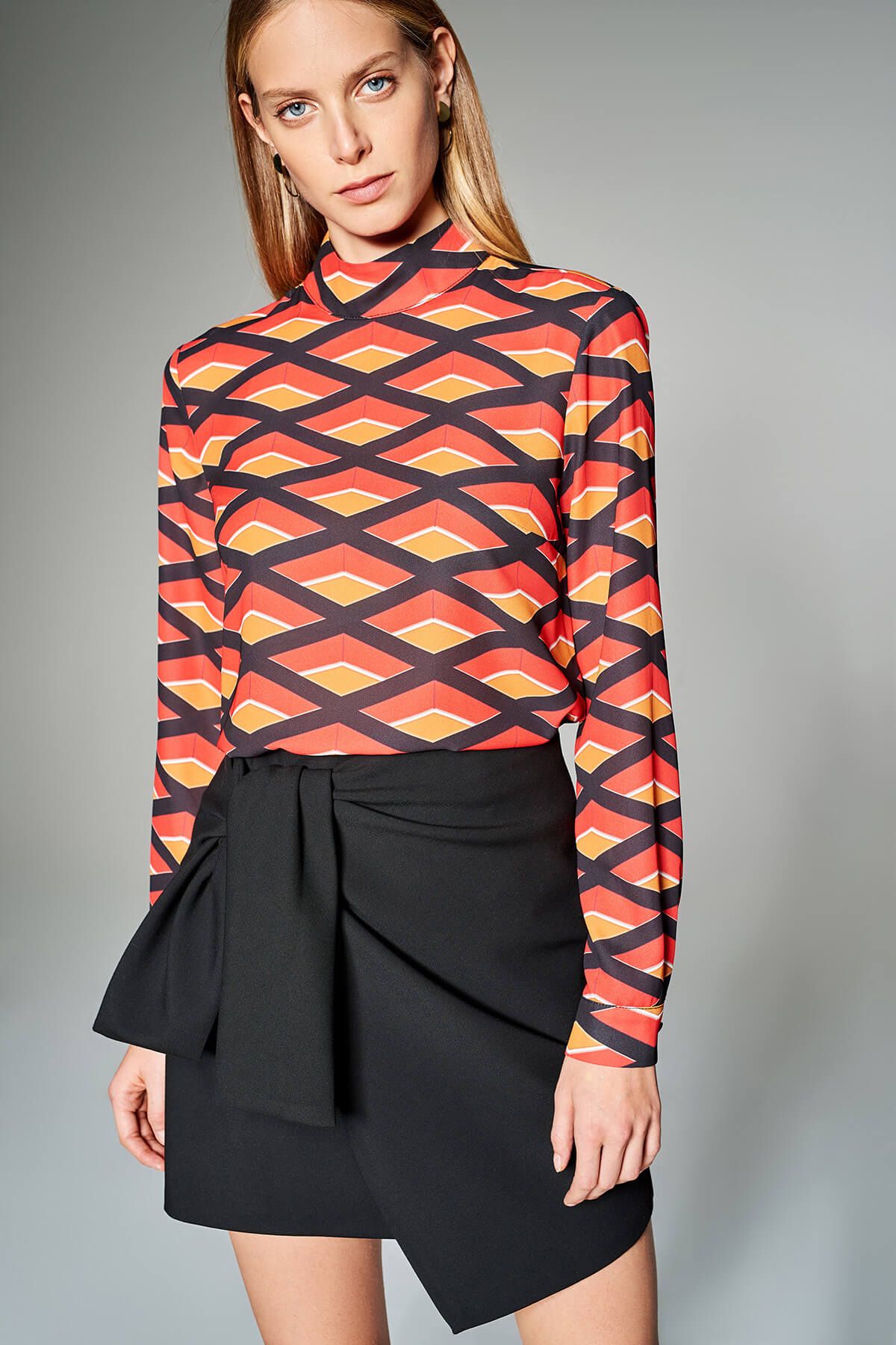 TRENDYOLMİLLA Çok Renkli Geometrik Desenli Kadın Gömlek TOFAW18BB0352