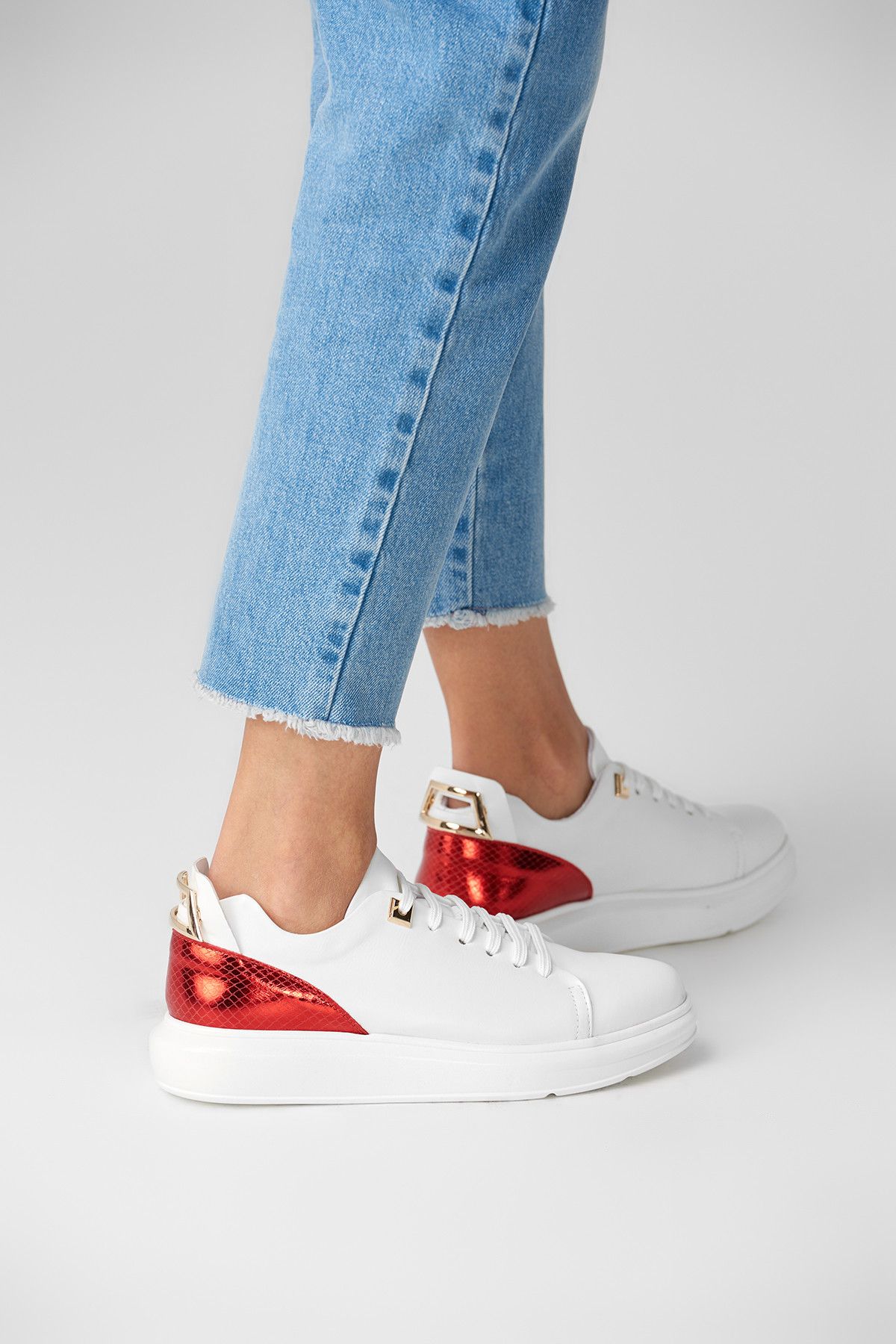 TRENDYOLMİLLA Beyaz Kırmızı Kadın Sneaker 8565