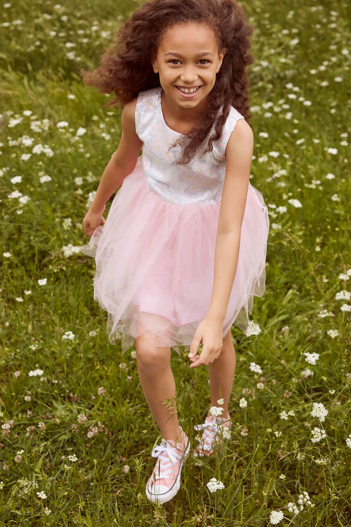 TRENDYOLKIDS Beyaz Çiçek Payetli Beli Bağlama Detaylı Kız Çocuk Tül  Elbise TKDSS18CU0204