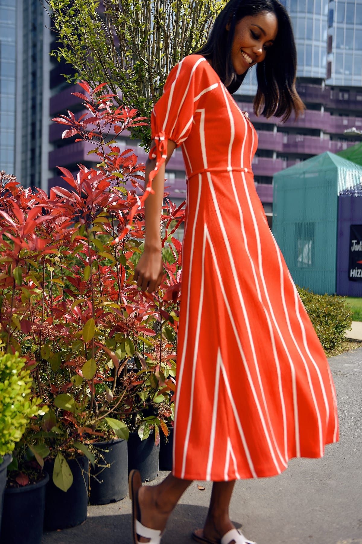 Trend Alaçatı Stili Kadın Kırmızı Çizgili Kloş Elbise ALC-019-027