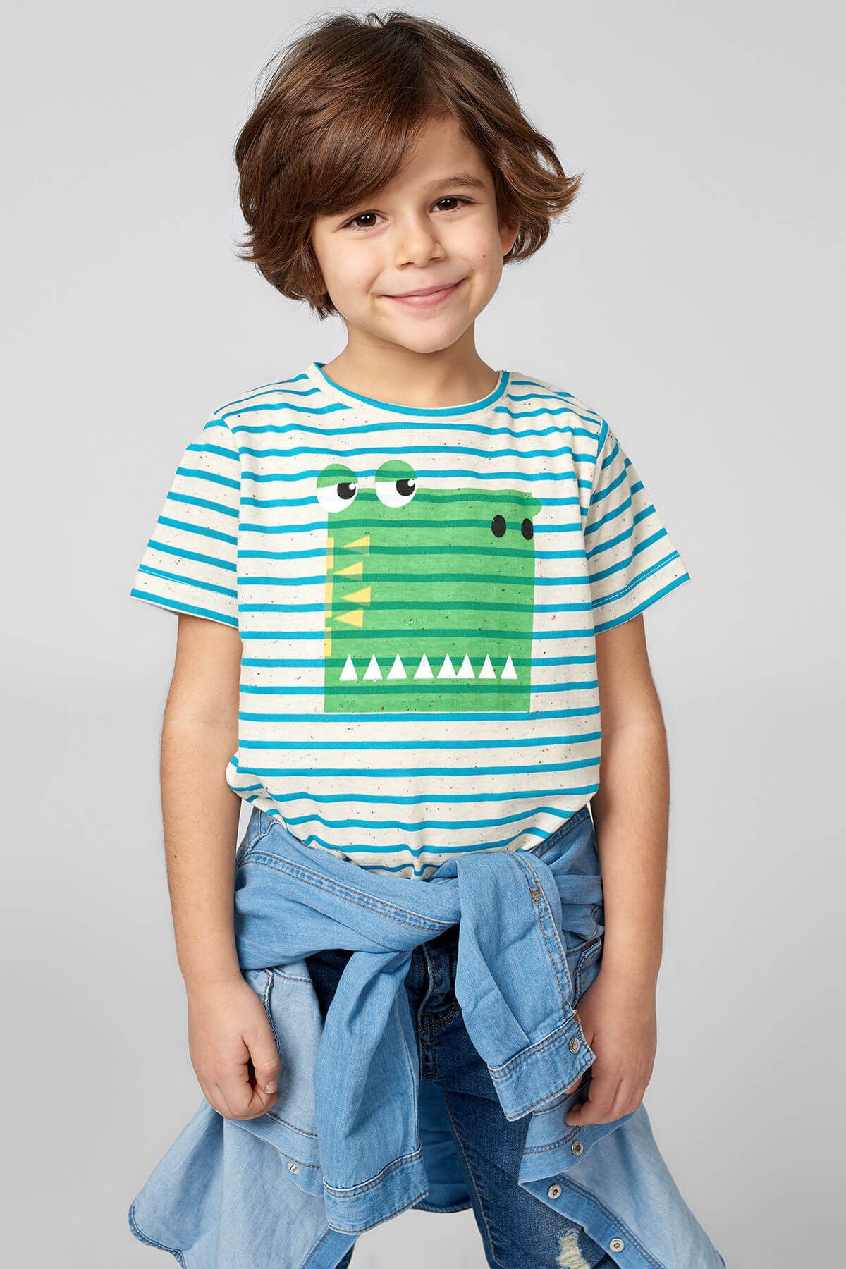 TRENDYOLKIDS Yeşil Timsah Baskılı Çizgili Erkek Çocuk T-shirt TKDSS18VG0046