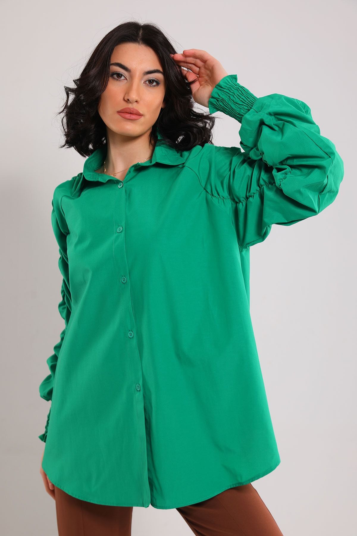 Julude Yeşil Kadın Kol Büzgü Detaylı Lastikli Salaş Gömlek