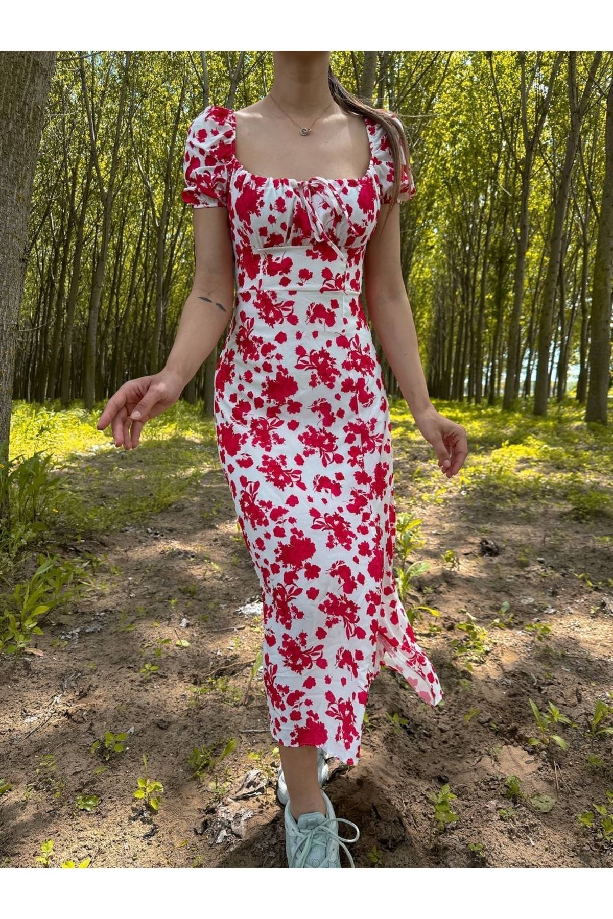 luvita co Çiçek Desen Yırtmaç Detay Elbise