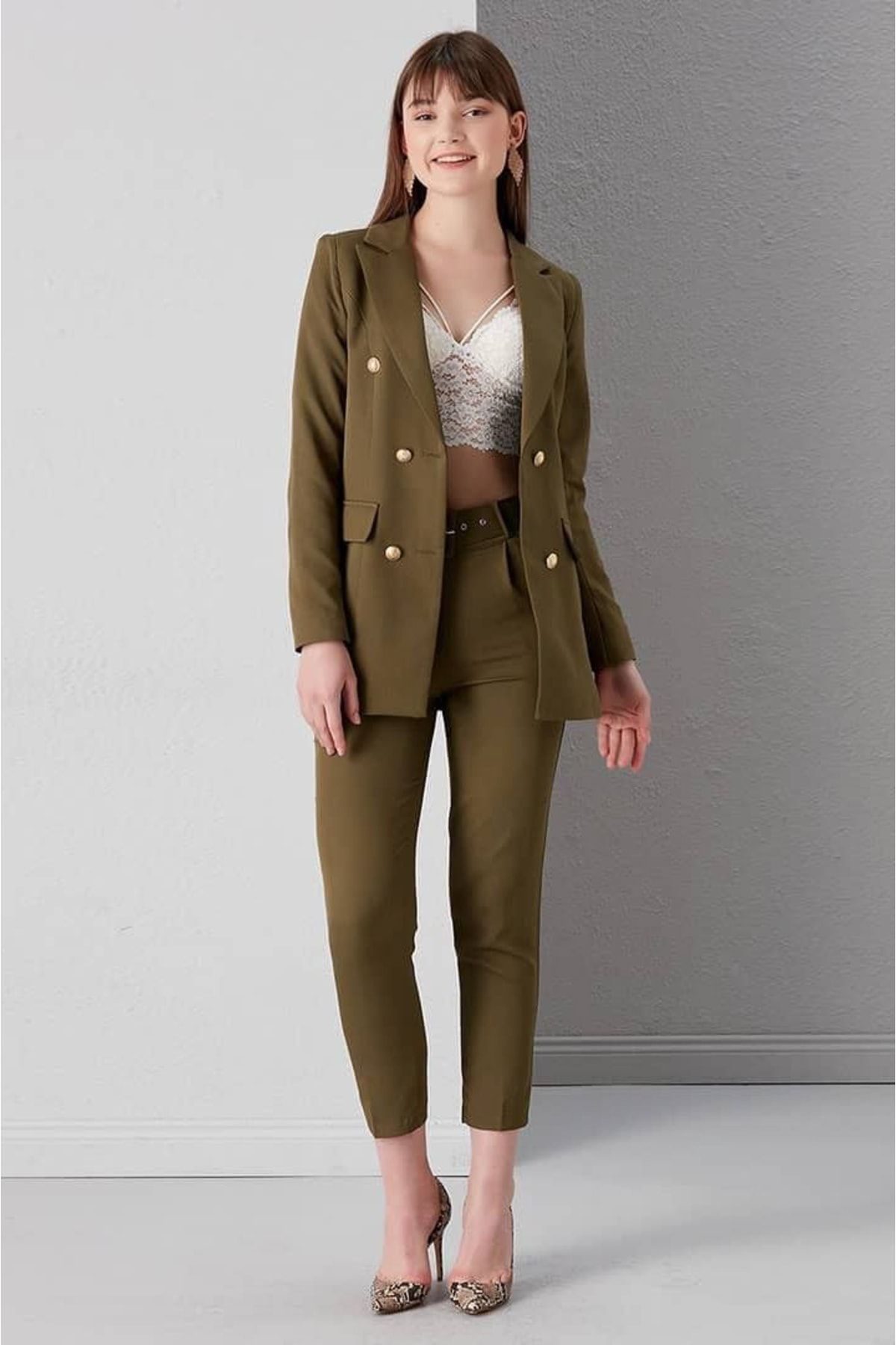 Moda Collection Düğmeli Sahte Cepli Blazer Ceket Boru Paça Kemerli Cepli Esnek Pantolon Takım Elbise
