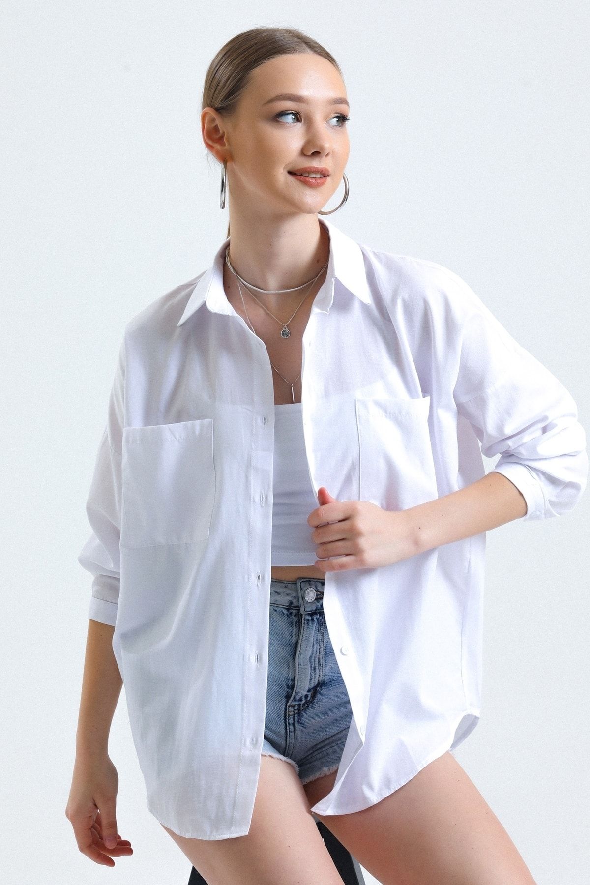 MD trend Kadın Beyaz Cepli Oversize Uzun Basic Poplin Gömlek