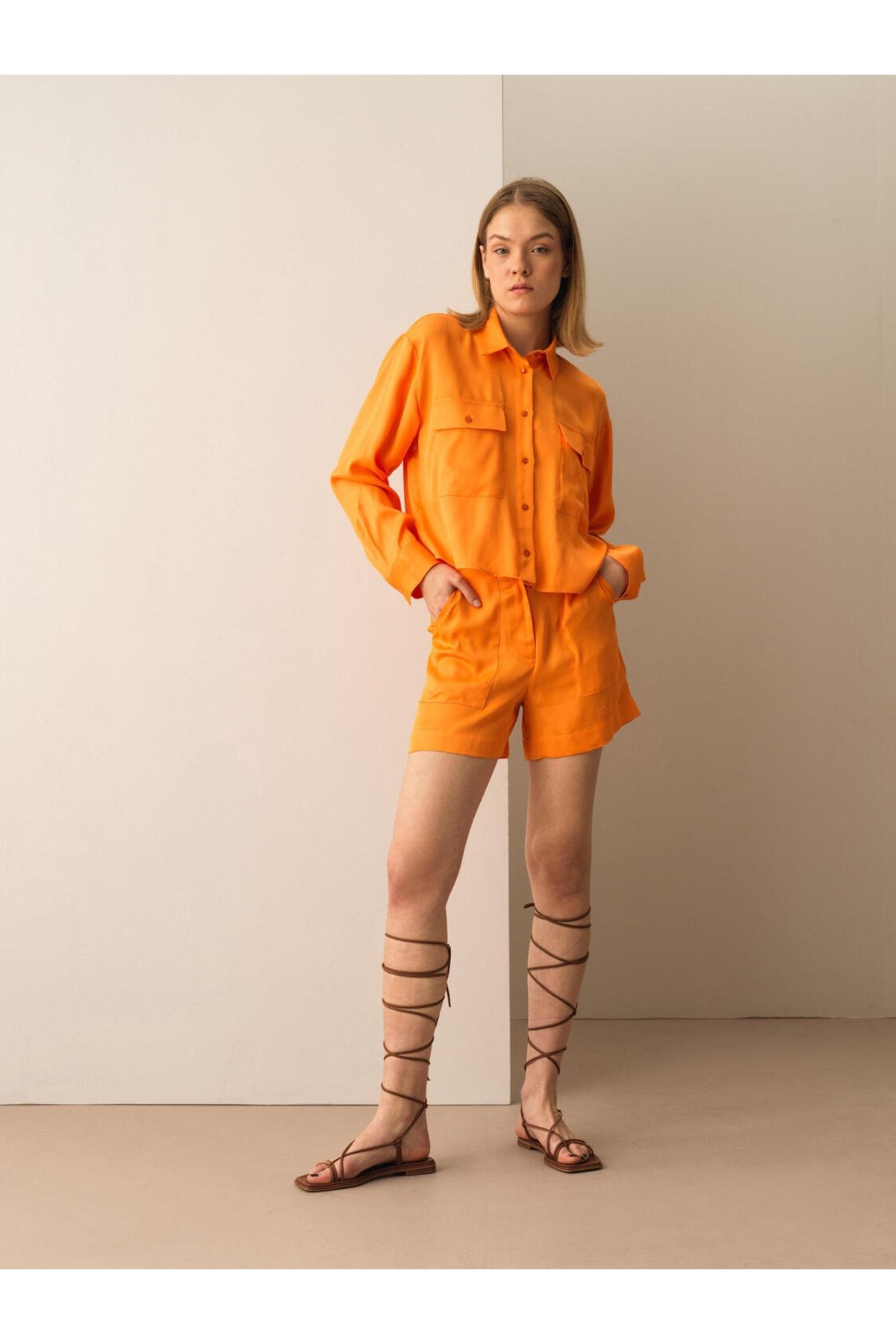 Xint Kadın Oranj Oversize Cepli Saten Gömlek