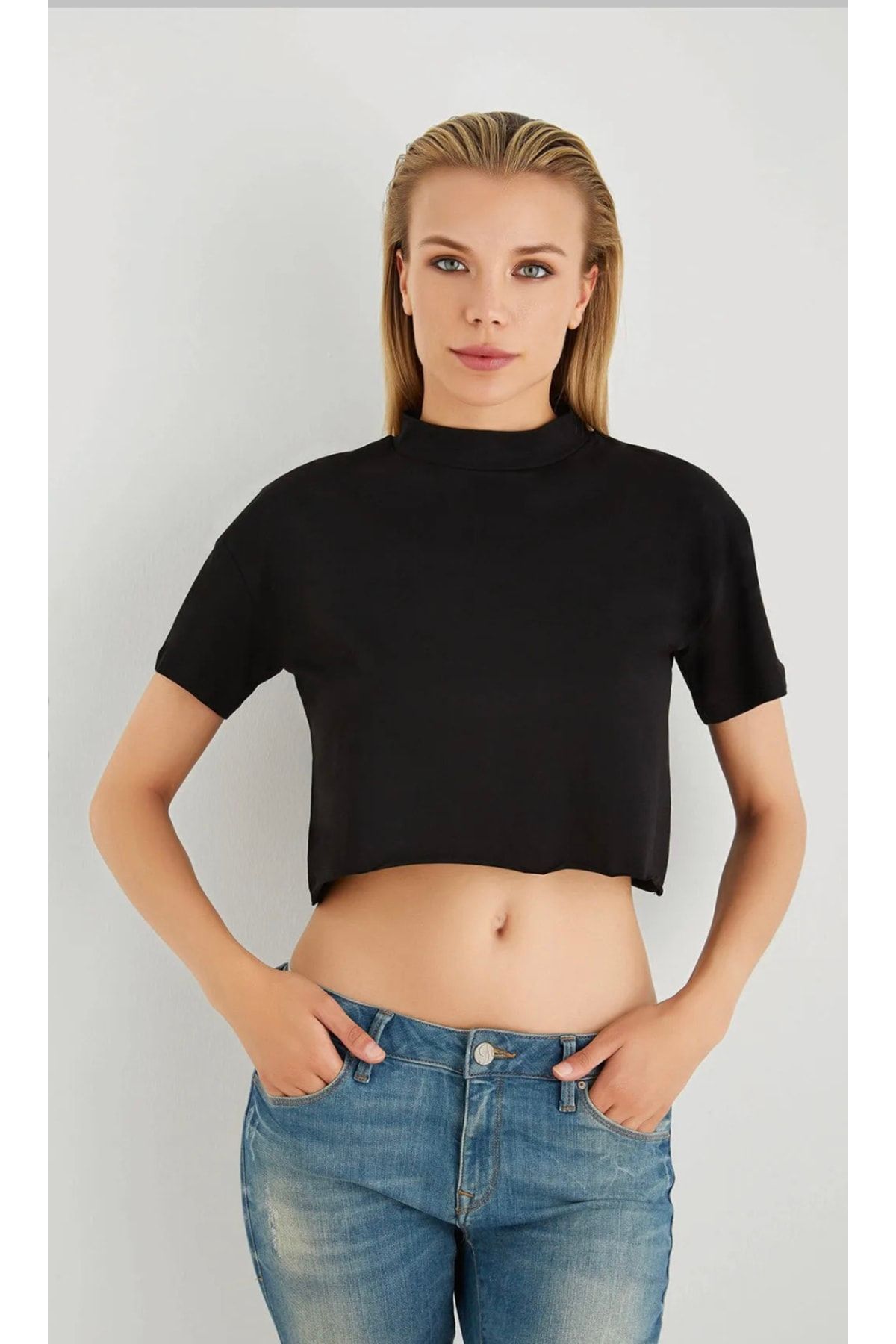 Sevim Kadın, Siyah, Basic, % 100 Cotton, Dik Yaka Crop, T-shirt