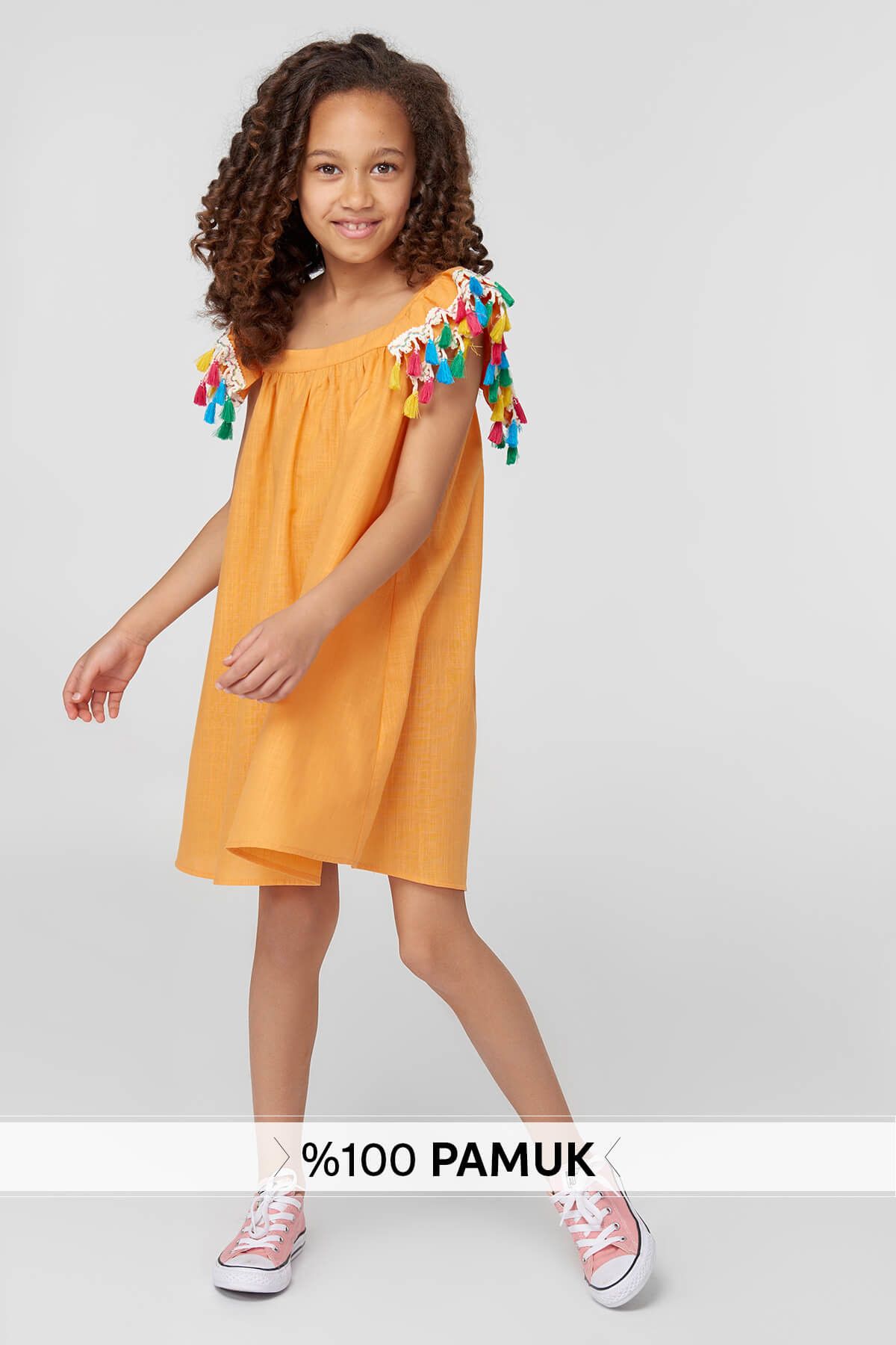 TRENDYOLKIDS Şeftali Kolları Renkli Püskül Detaylı Kız Çocuk Elbise TKDSS18CU0175