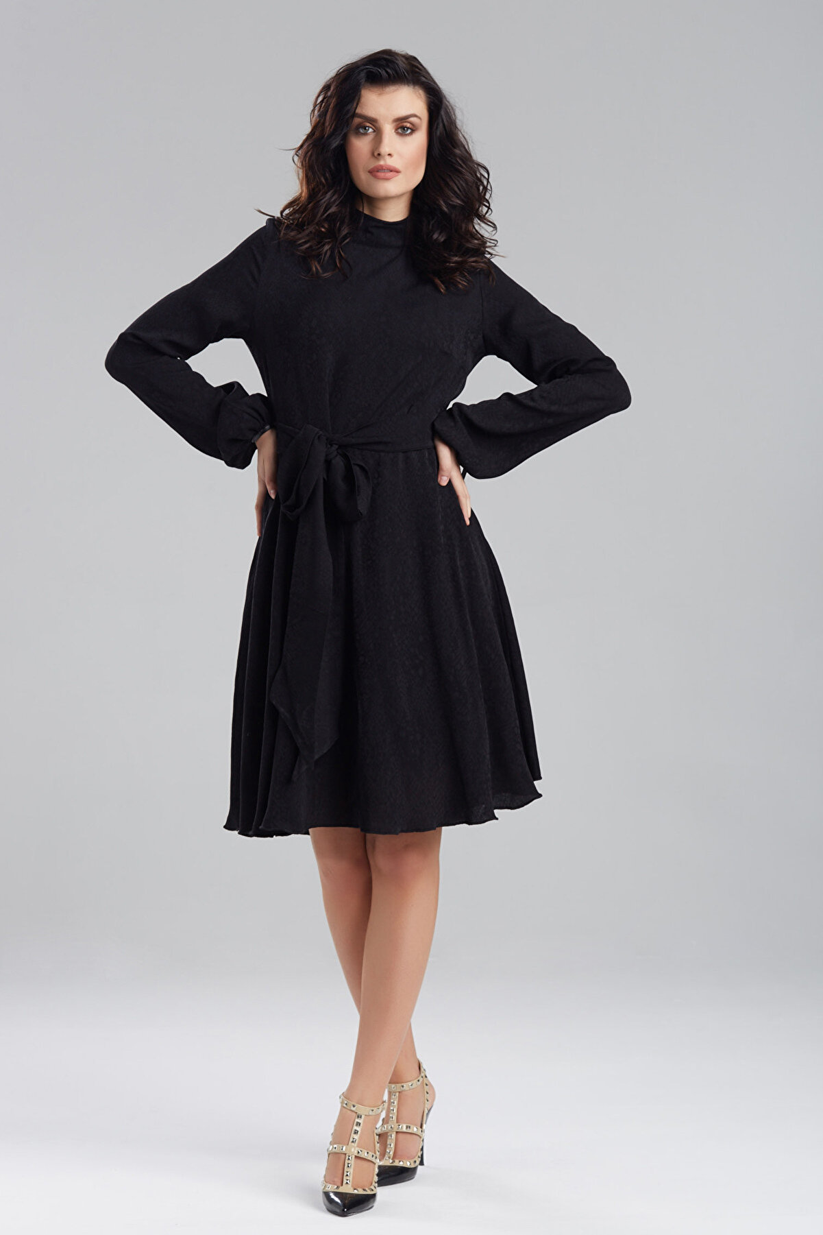 Laranor Kadın Siyah Kuşaklı Haraketli Etek Detaylı Elbise 17L6102