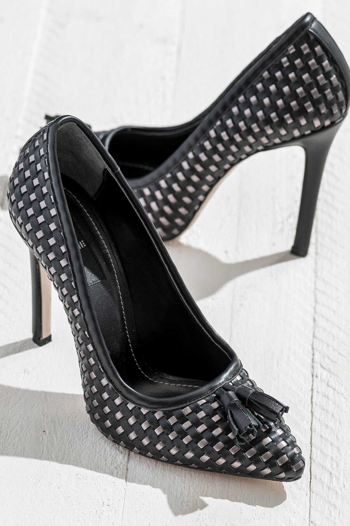 Elle Siyah Platin Rengi Kadın Topuklu Ayakkabı