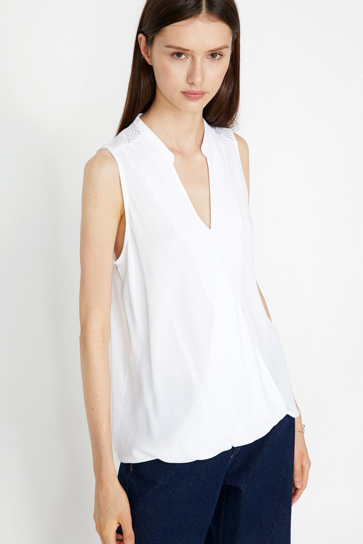 Koton Kadın Beyaz Dantel Detaylı Bluz 8YAK33527EW