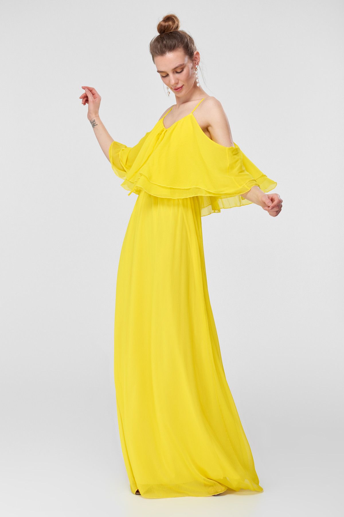 TRENDYOLMİLLA Sarı Bağcık Detaylı Abiye Elbise TPRSS18FZ0200