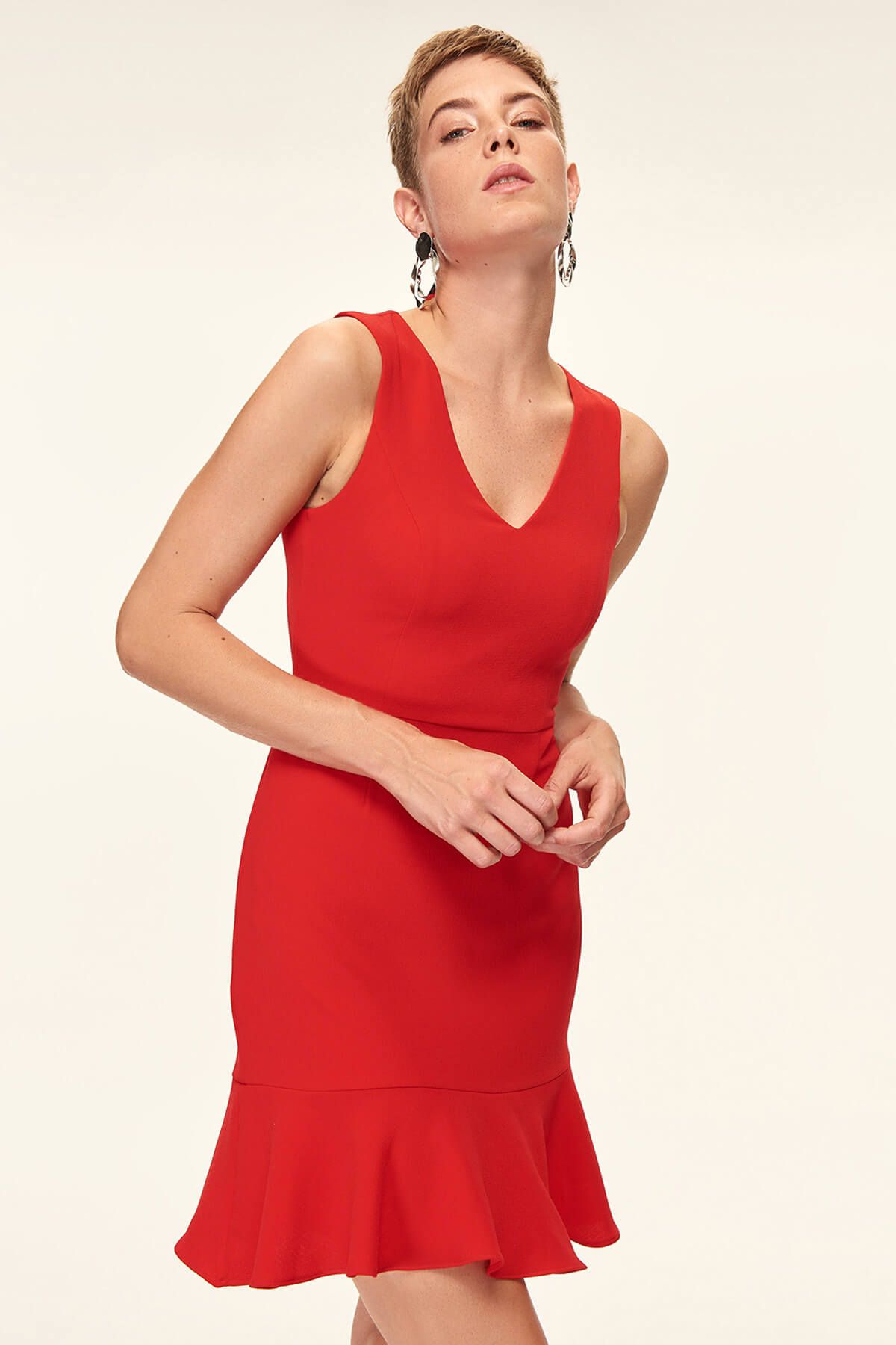 TRENDYOLMİLLA Kırmızı Fırfır Detaylı Elbise TOFAW19AA0110