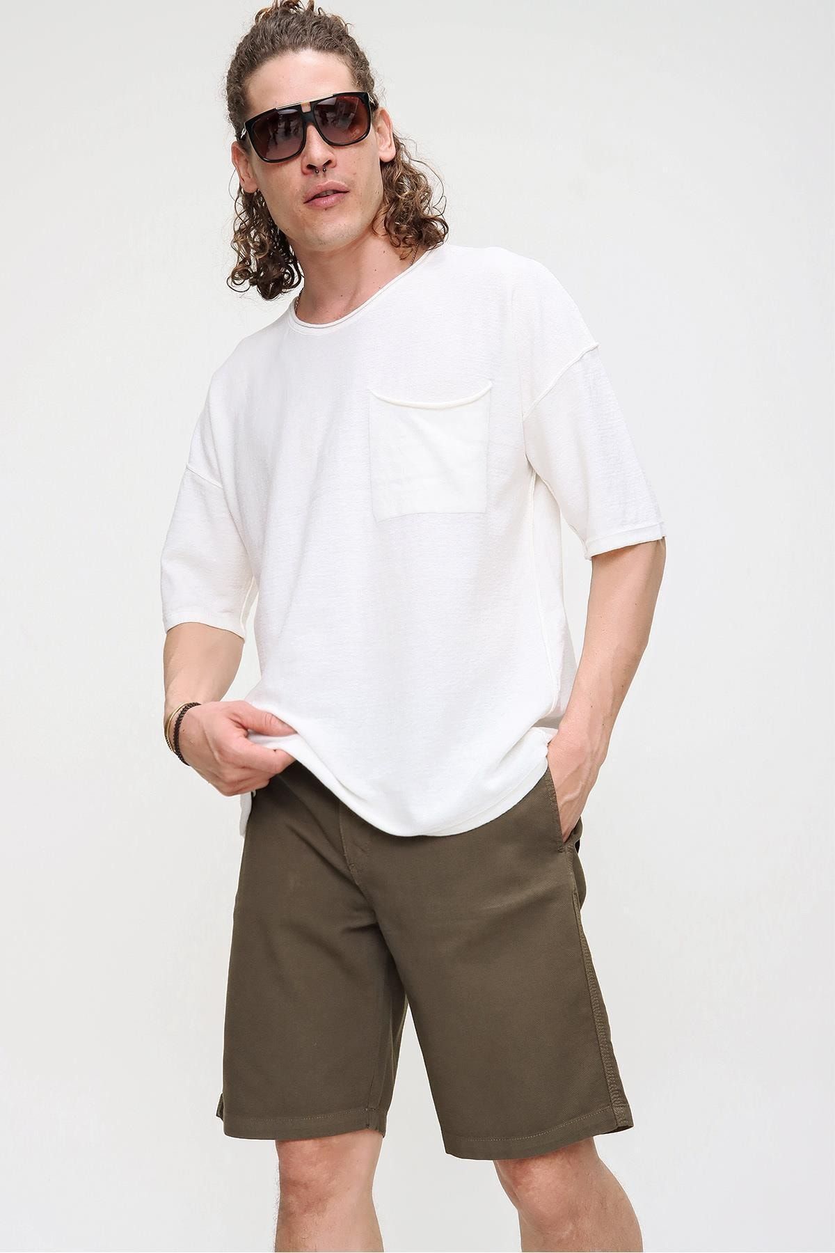 CHUBA Erkek Ekru Bisiklet Yaka Oversize Cep ve Daralan Kesim Detaylı,Pamuklu Triko T-shirt