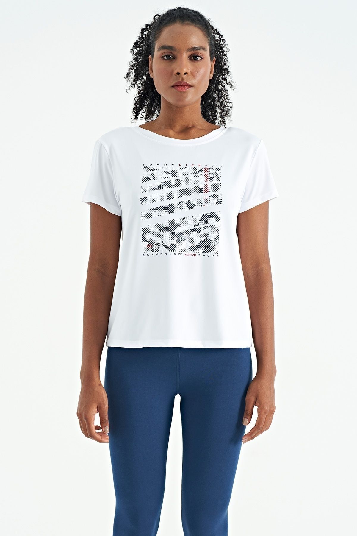 TOMMY LIFE Beyaz Ön Baskılı Sırtı V Dekolteli Standart Kalıp Kısa Kollu Kadın Spor T-shirt - 97264