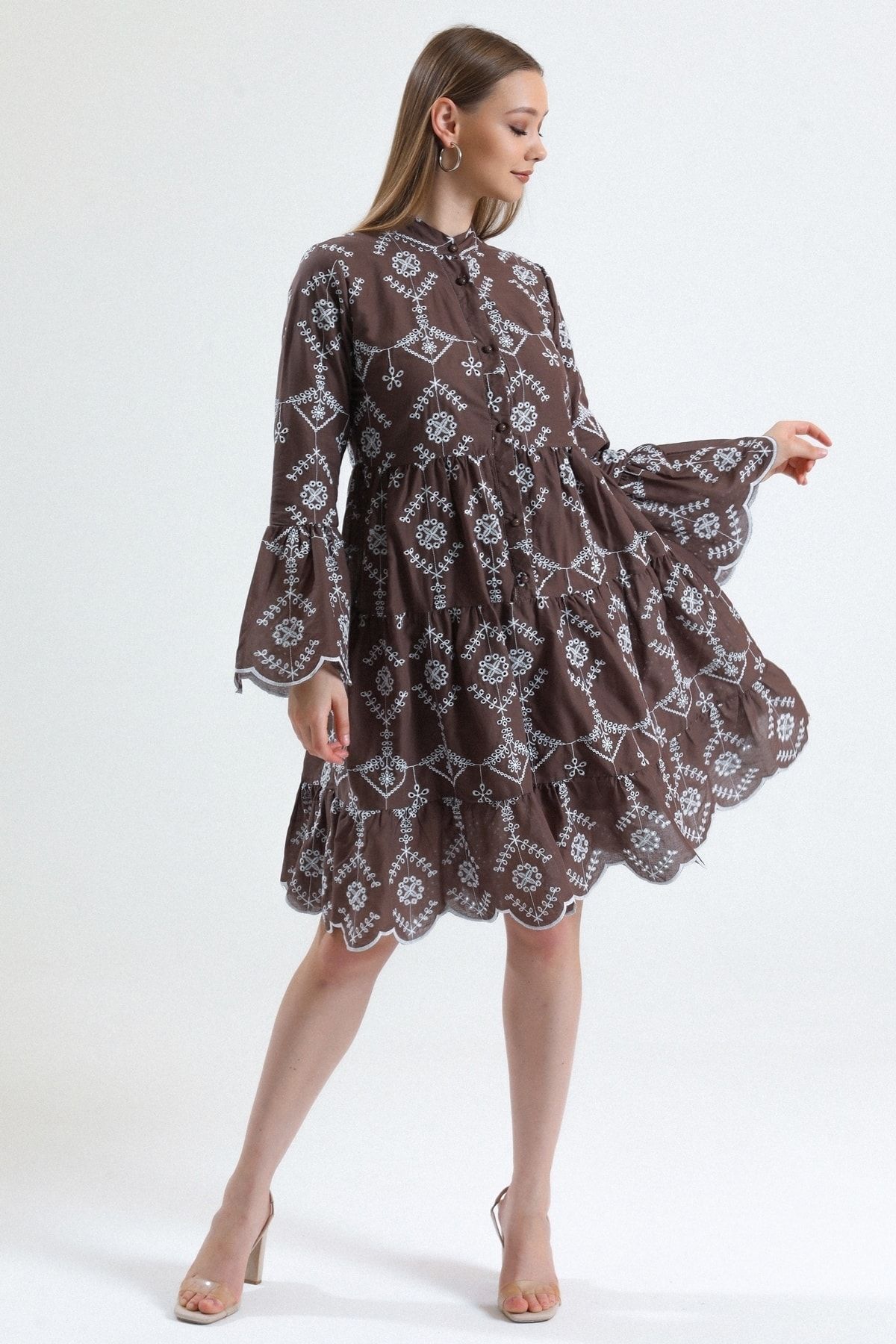 MD trend Kadın Kahve Dik Yaka Kolları Volanlı Çiçek Işlemeli Brode Elbise