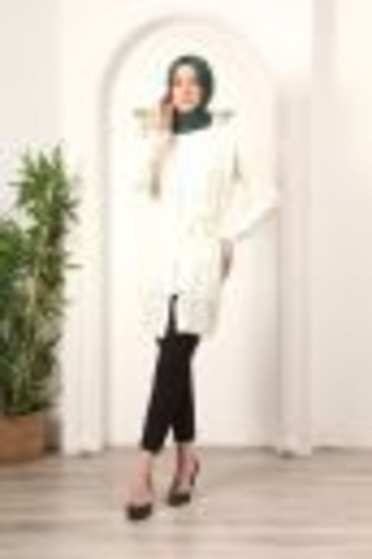 LEAF Fashion for Women Kadın Beyaz Ponpon Desenli Kuşaklı Yazlık Kısa Hırka