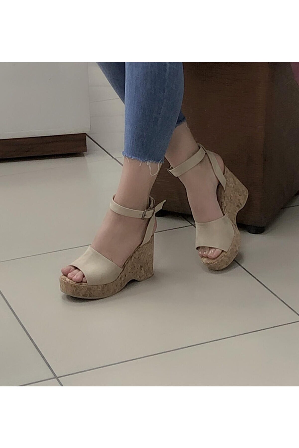 Baybaco Kadın Bej Yüksek Dolgu Topuklu  Sandalet(36-40)