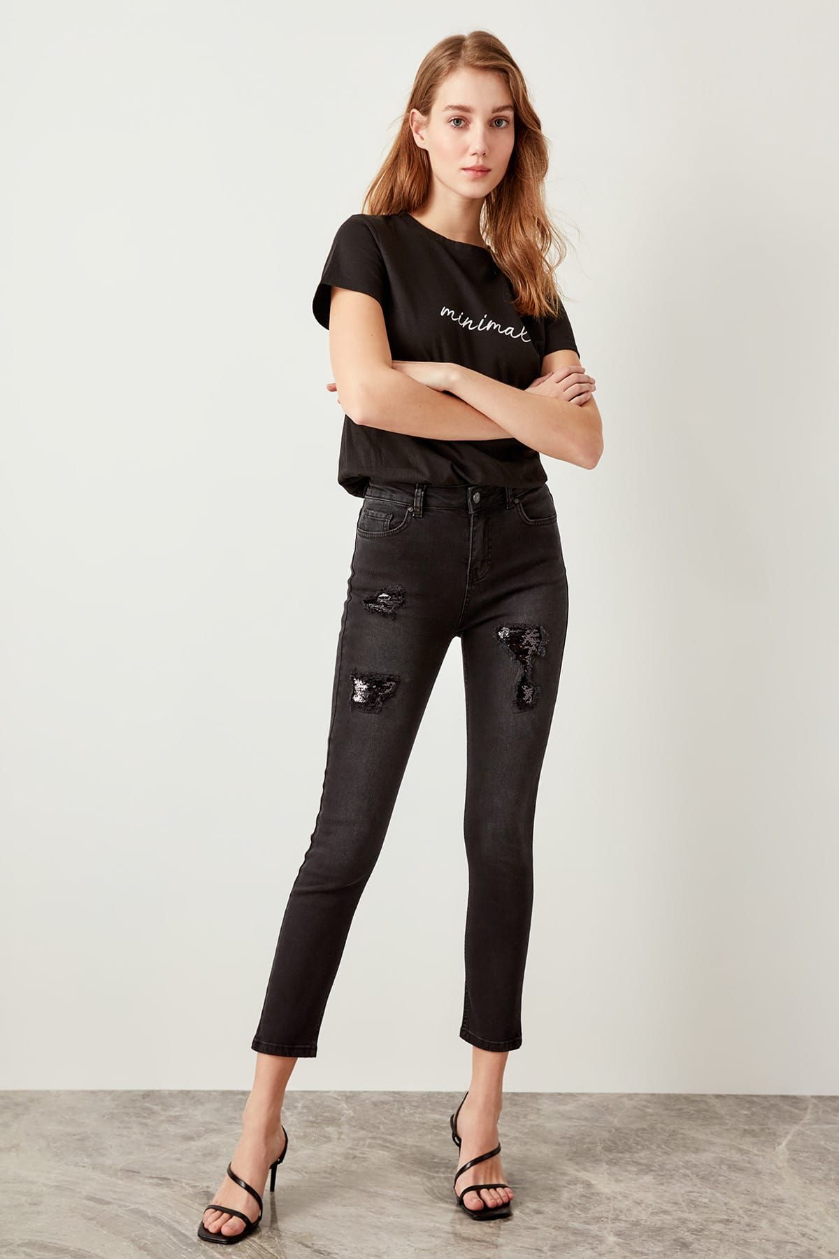 TRENDYOLMİLLA Siyah Payet Detaylı Yüksek Bel Skinny Jeans TCLSS19UG0005