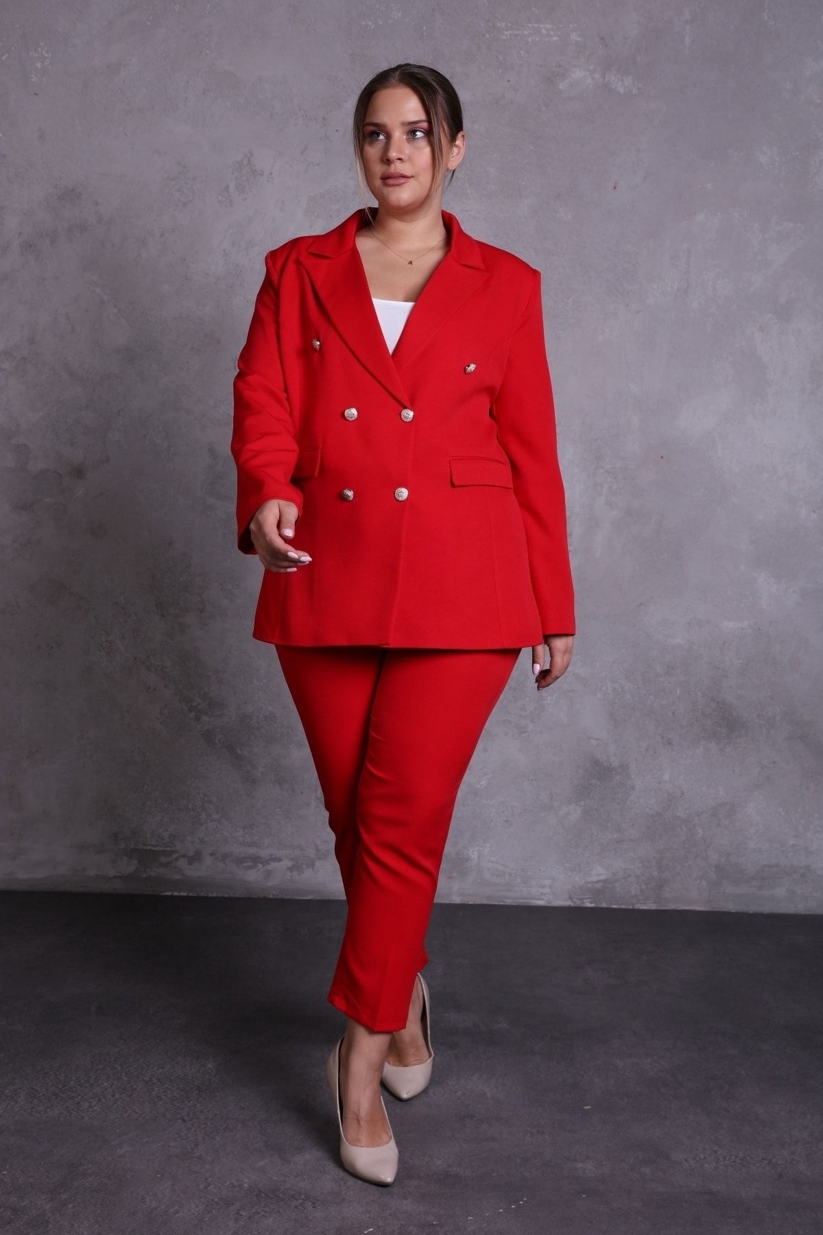 SİZ Kadın Kırmızı Blazer Ceket Kemerli Cepli Boru Paça Pantolon Büyük Beden Takım Elbise