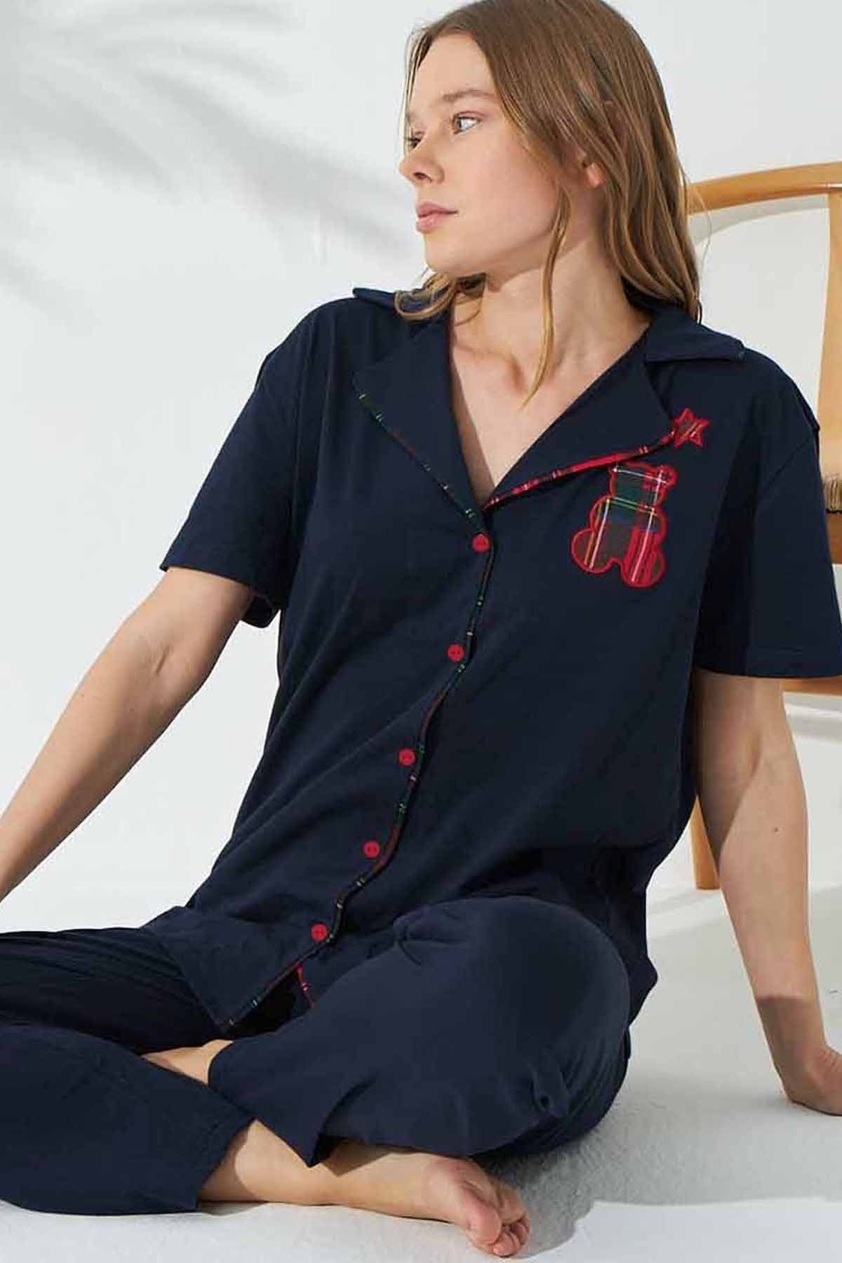 Siyah İnci Lacivert Kısa Kollu Pamuklu Düğmeli Biyeli Nakışlı Pijama Takım