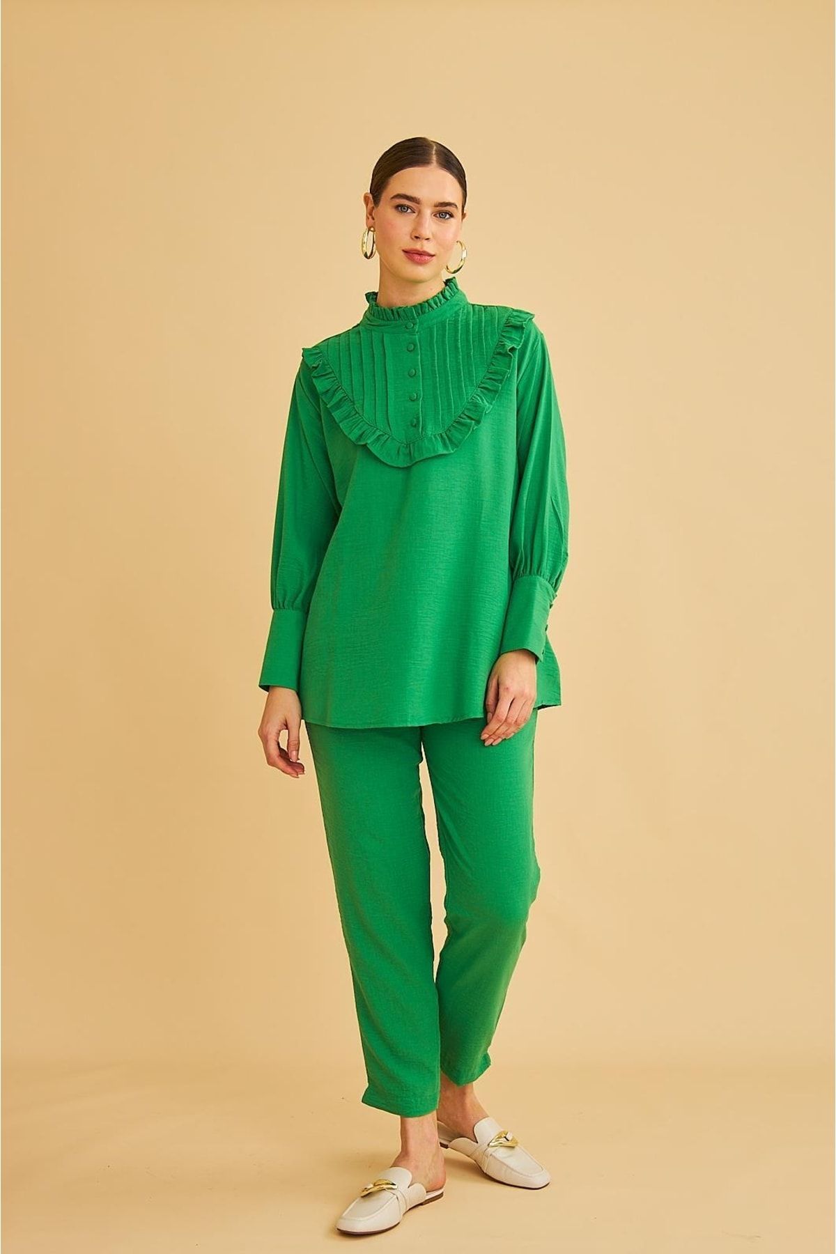 Basicpark Jade Süs Dikişli Ve Düğmeli Fırfır Yaka Keten Yeşil Tunik Pantolon Takım