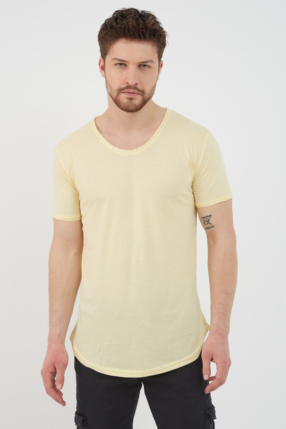 Tarz Cool Erkek Ay Işığı Sarı Pis Yaka Salaş T-shirt-tcps001r65s