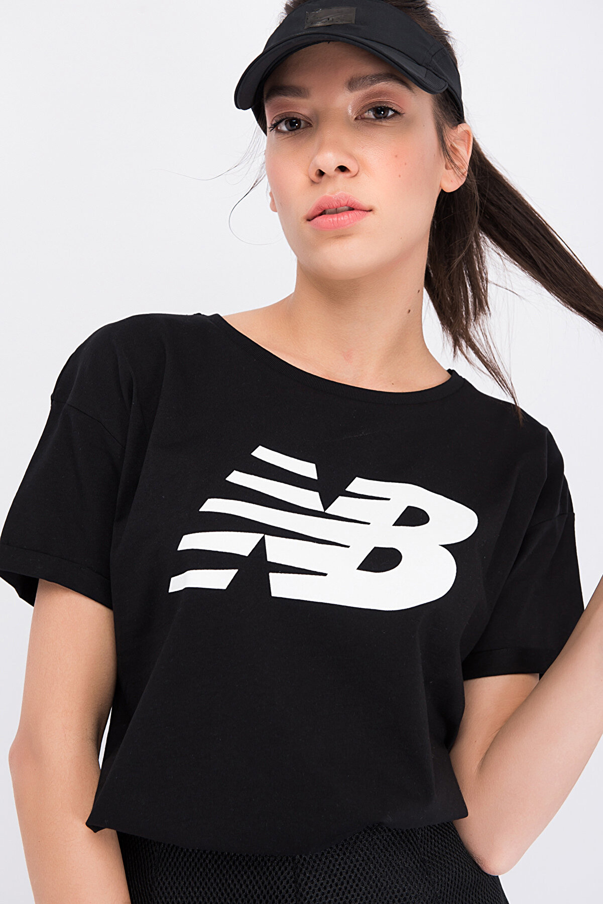 New Balance Kadın T-shirt - V-WTT807-BK