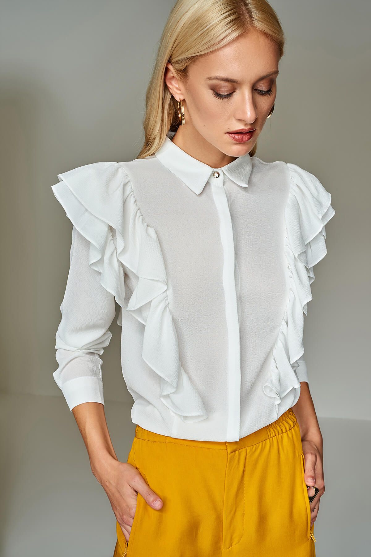 TRENDYOLMİLLA Beyaz Fırfır Detaylı Kadın Gömlek TOFAT18BB0059
