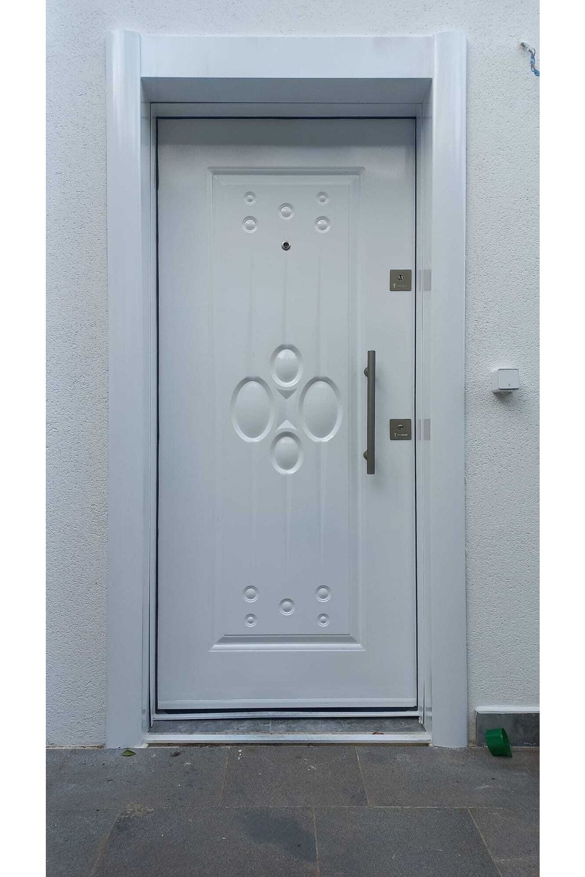 tezwood ahşap kapı sanayi Sac Celik Kapi Tırnaklı Sistem Çelik Kapı, Ahşap Kaplama Kabartmalı Model Daire Kapısı Sol Açılım