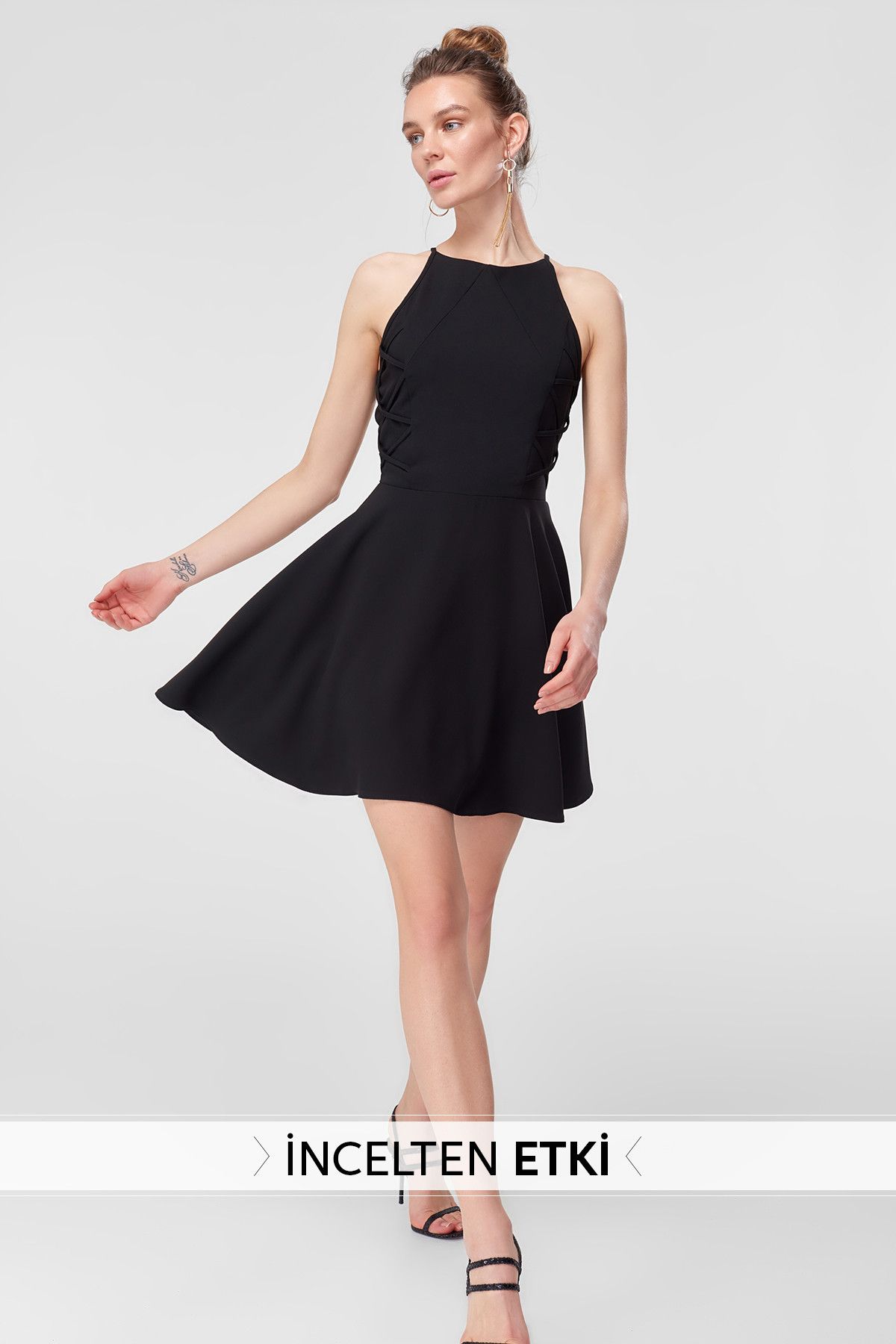TRENDYOLMİLLA Siyah İncelten Etki Biye Detaylı Elbise TPRAW18FZ0090