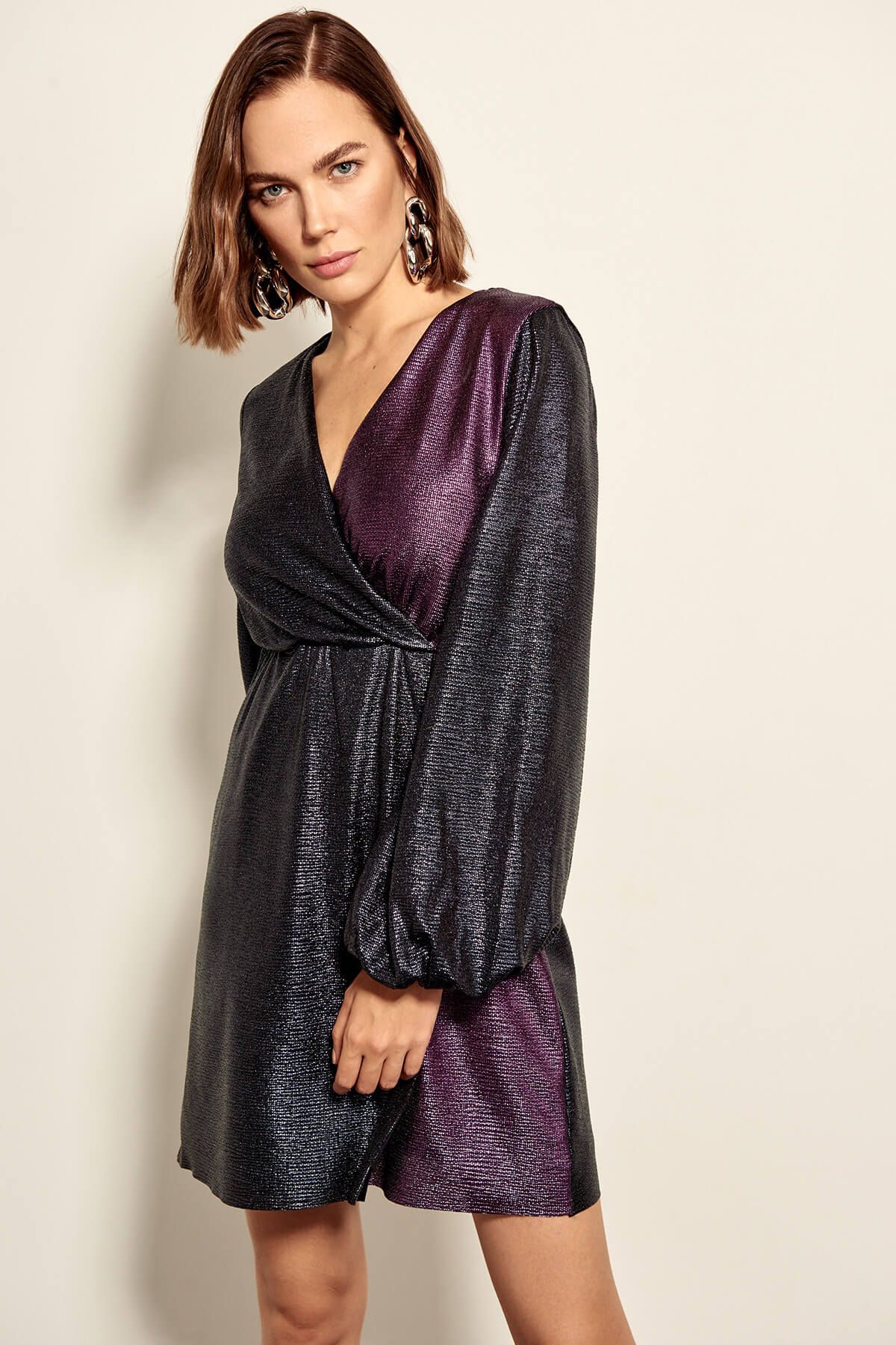 TRENDYOLMİLLA Lacivert Renk Bloklu Işıltılı  Elbise TPRAW19FZ0289