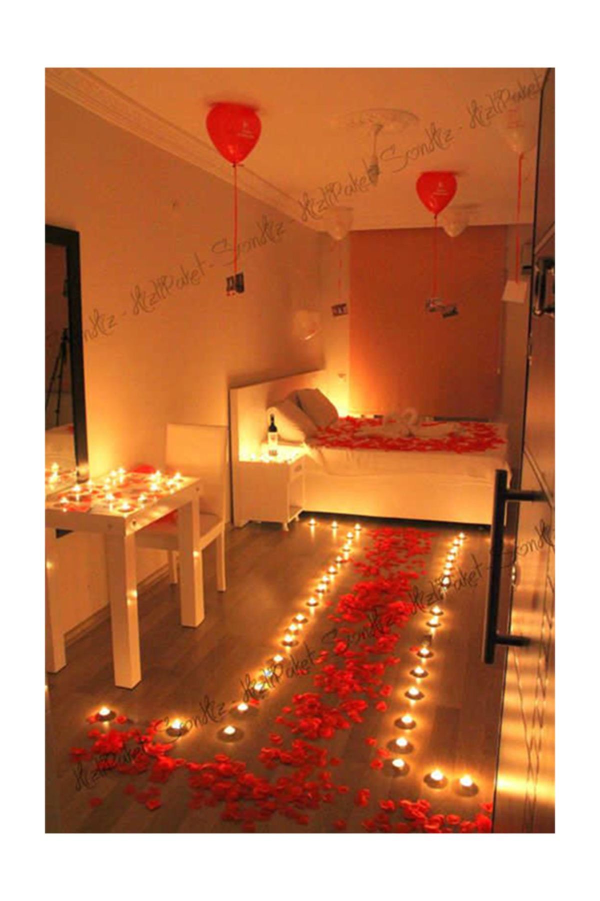 Mutlu Parti Sevgiliye Romantik Evlilik Teklifi 1000 Gül Yaprağı, Kalp Balon, Folyo Balon, Tealight Mum