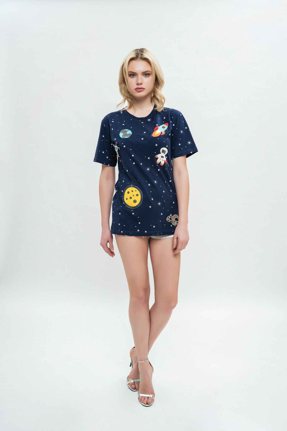 Happy RoseBerry Space Girl Lacivert Üstü Baskılı El İşi Boncuk İşlemeli T-Shirt SS18016