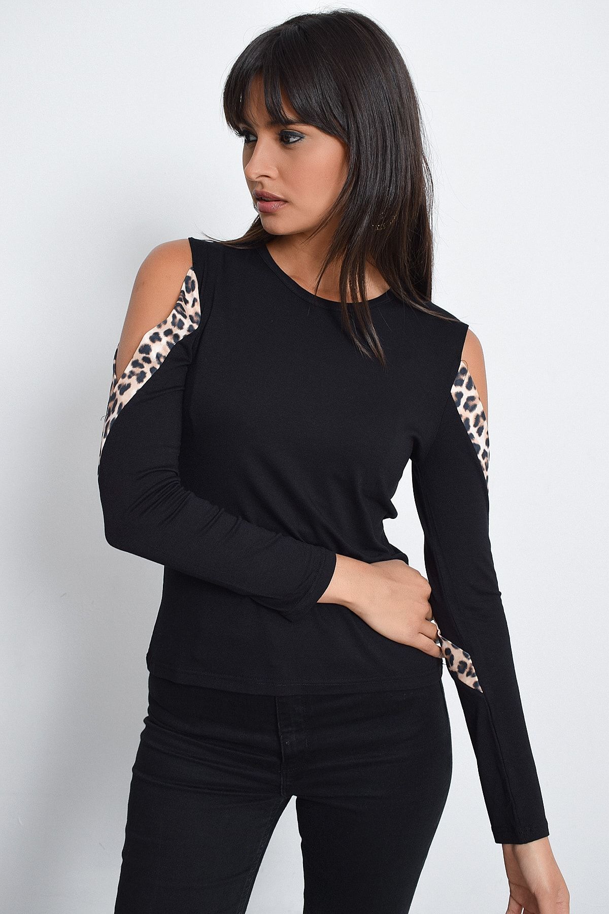Cool & Sexy Kadın Siyah Leopar Desenli Kol Detaylı Bluz B03