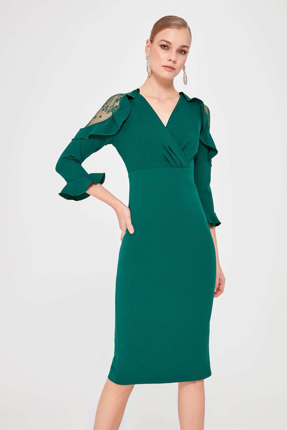 TRENDYOLMİLLA Zümrüt Yeşili Dantel Detaylı Elbise TPRAW20EL1876