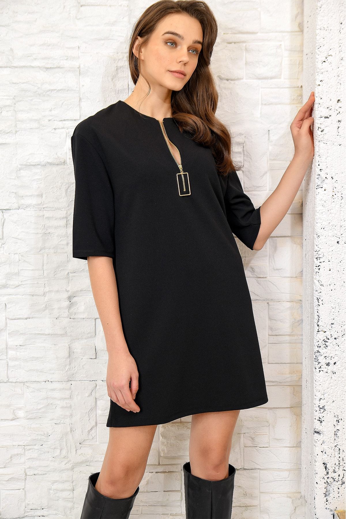 Trend Alaçatı Stili Kadın Siyah Truvakar Kol Fermuar Detaylı Dokuma Elbise DNZ-3115
