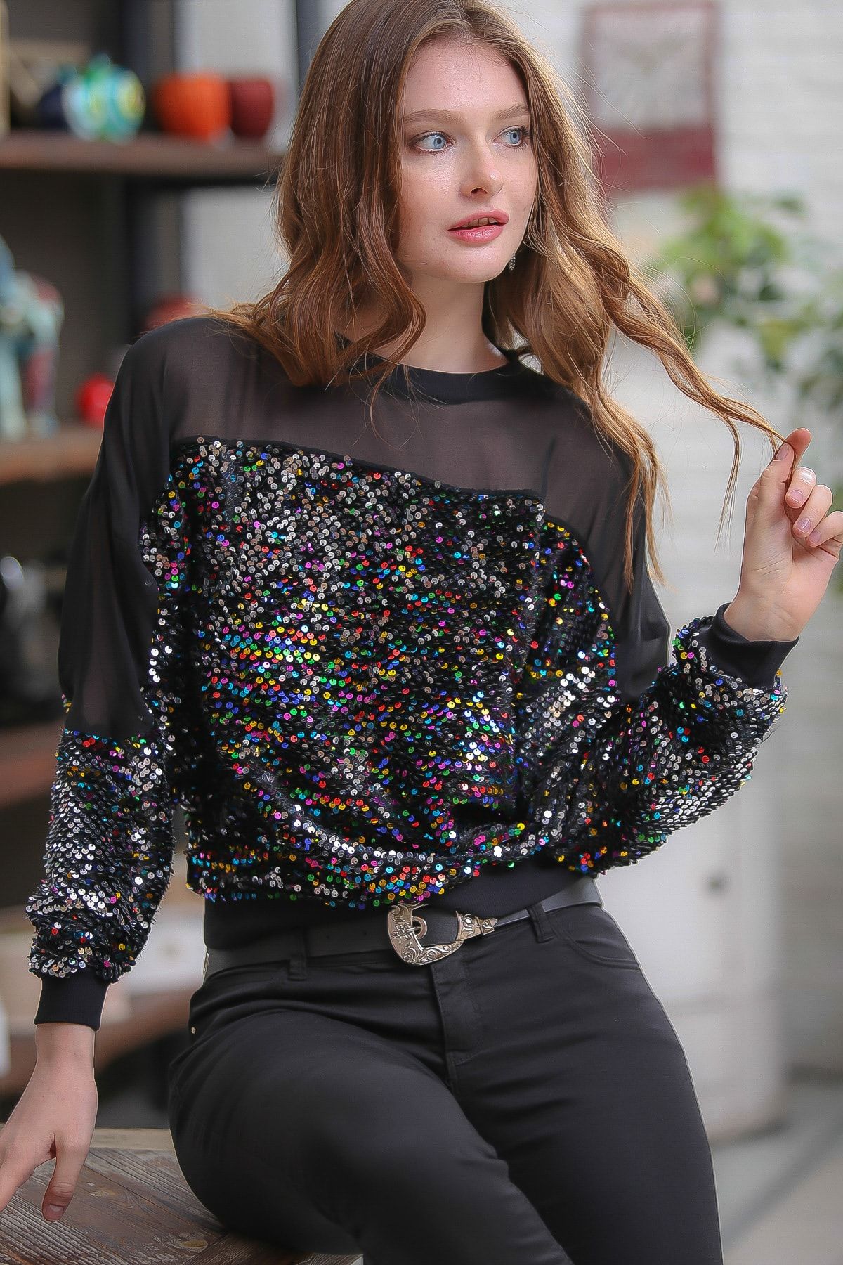 Chiccy Retro Omuzları Mesh Detaylı Mix Renkli Pul Payet Işlemeli Bluz
